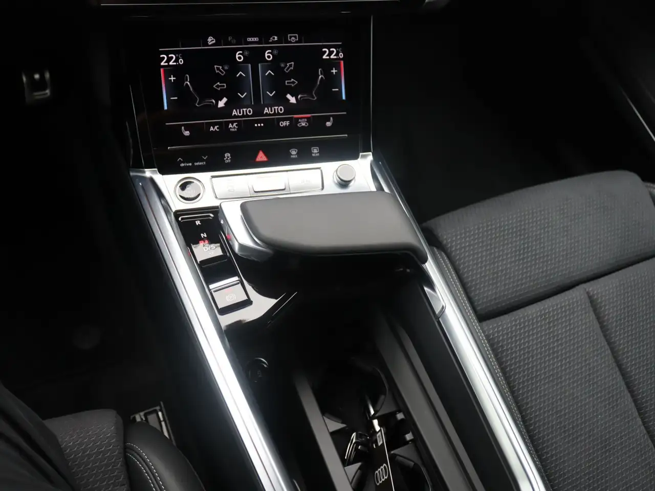 Audi Q8 S-Line 55 quattro /Pano,Matrix,AHK,Air, миниатюра 15