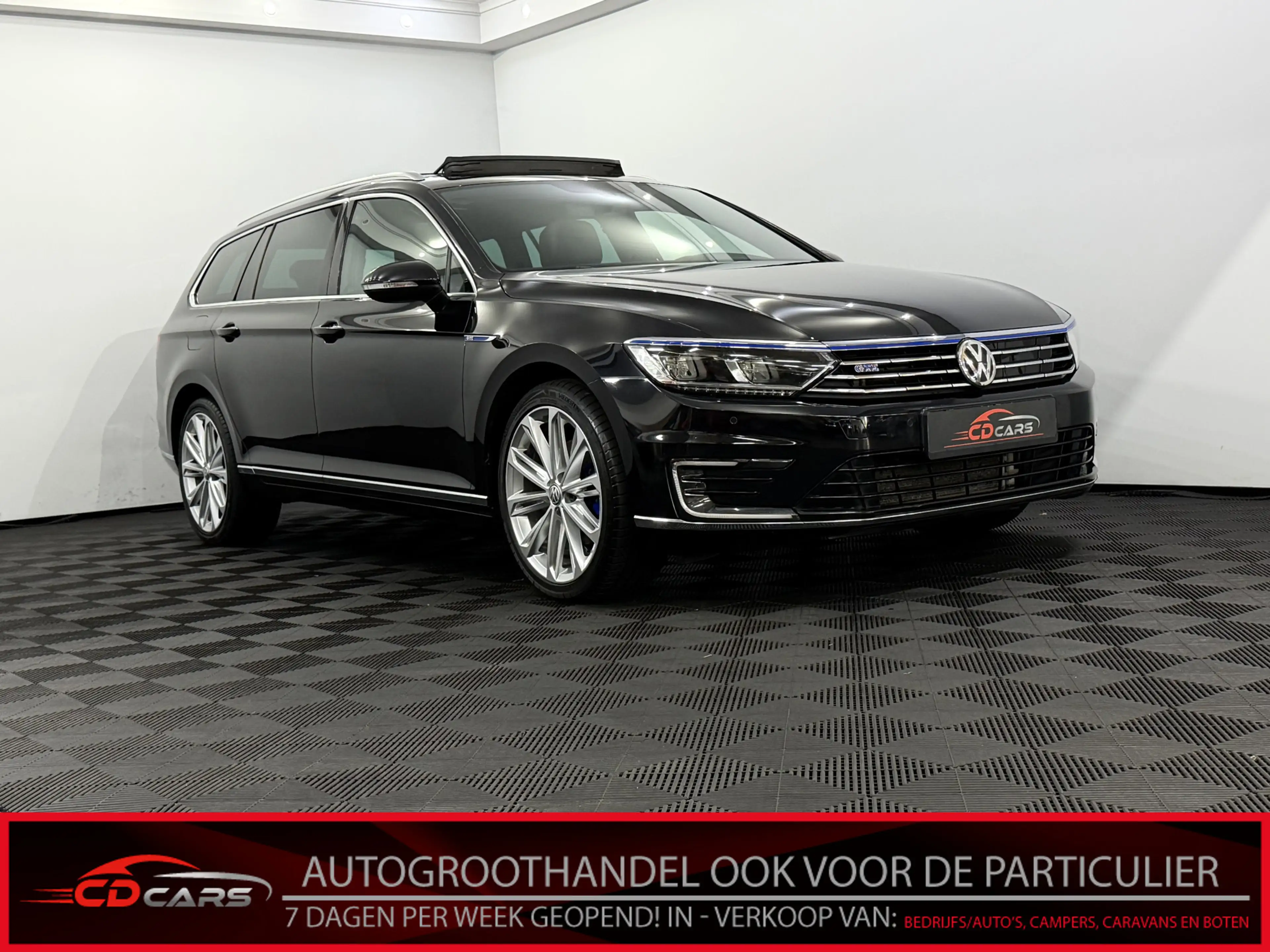 Volkswagen Passat Variant 1.4 TSI GTE Connected Series Plus Panoramadak, Nav