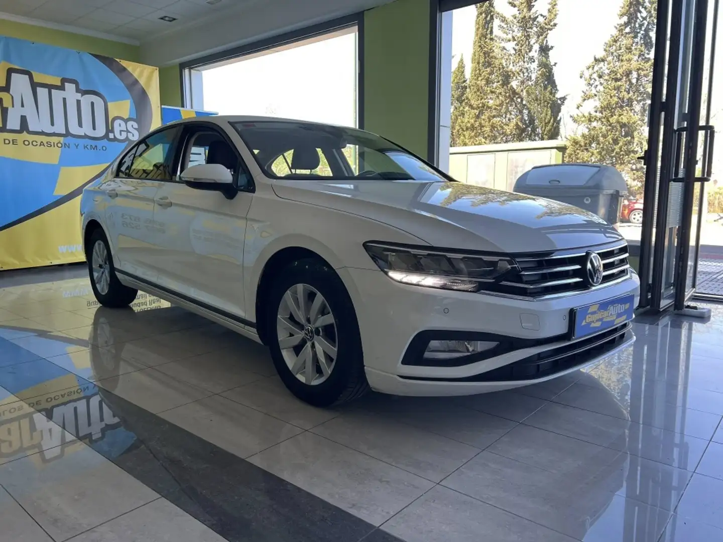 Volkswagen Passat 2.0TDI EVO Business DSG7 90kW Blanco - 1