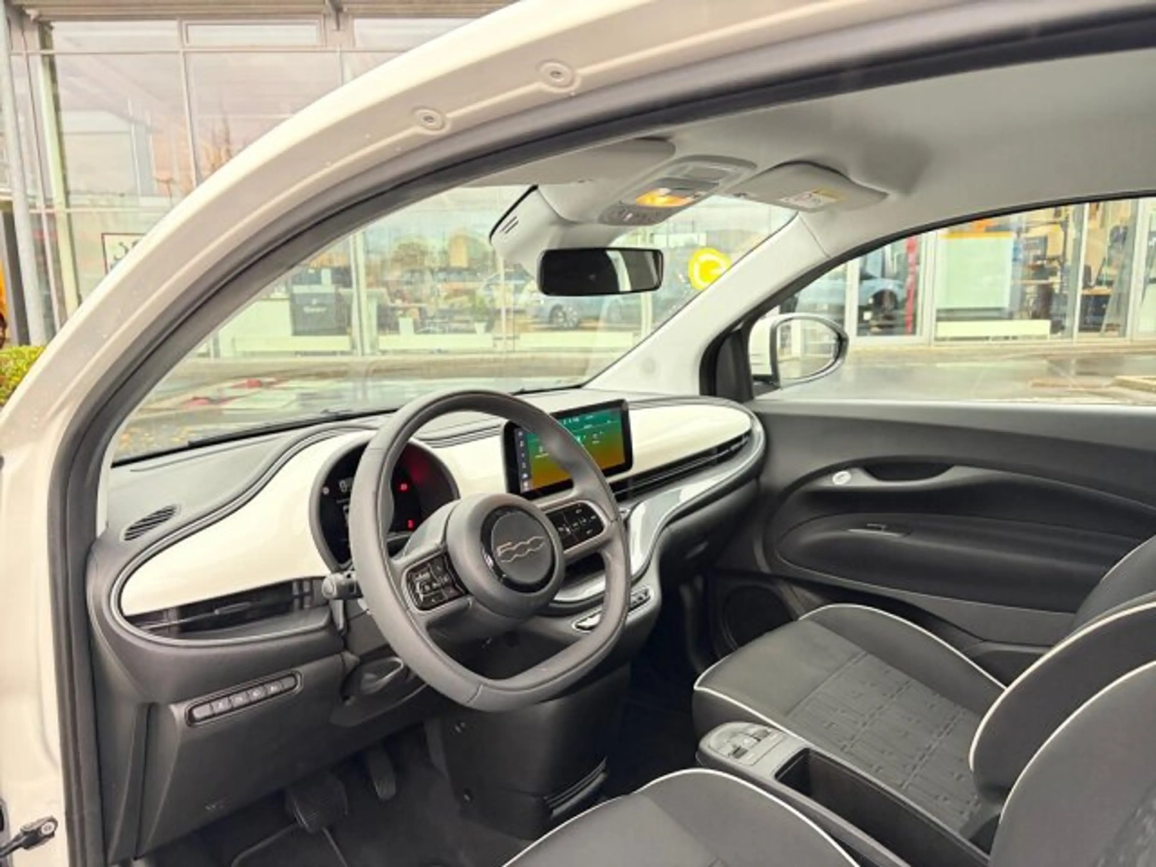 Fiat 500e 500e Base Automatik Klimaautomatik — photo 7