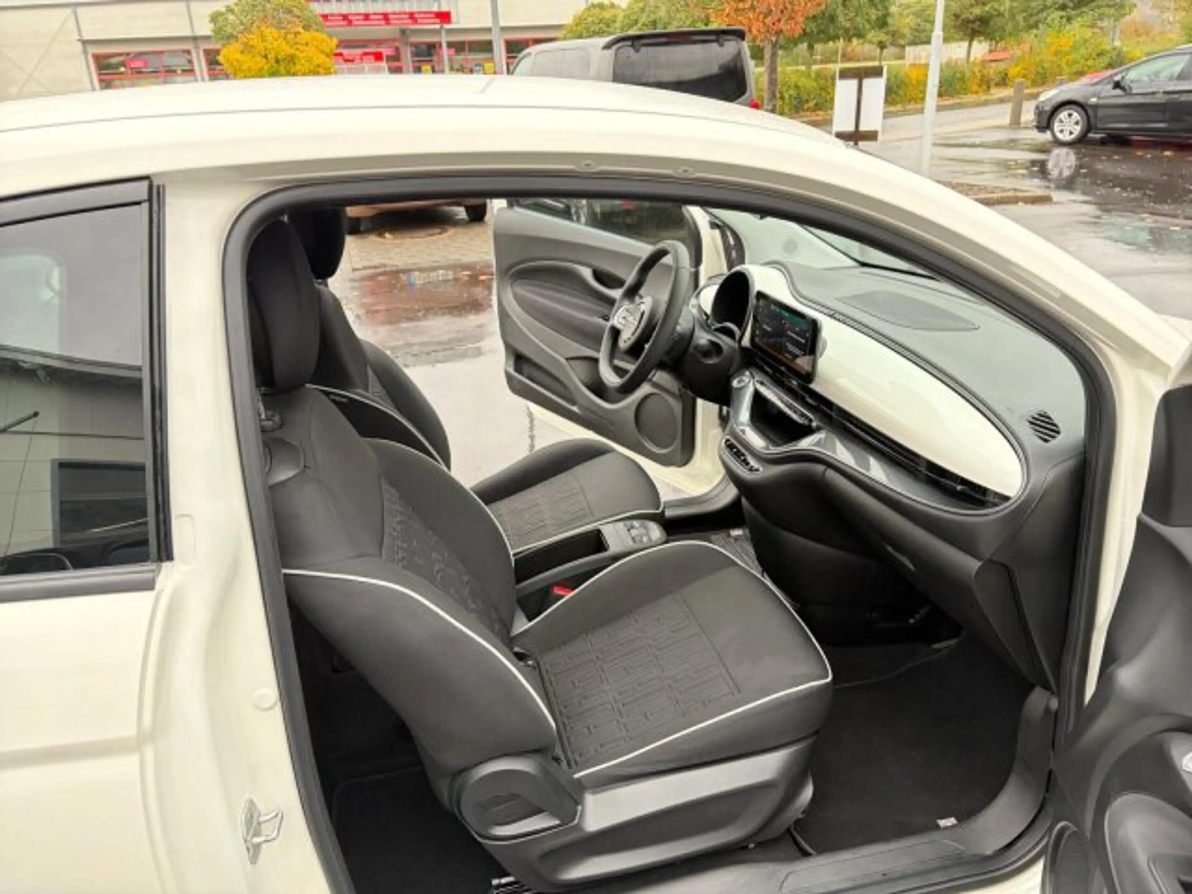 Fiat 500e 500e Base Automatik Klimaautomatik — photo 14