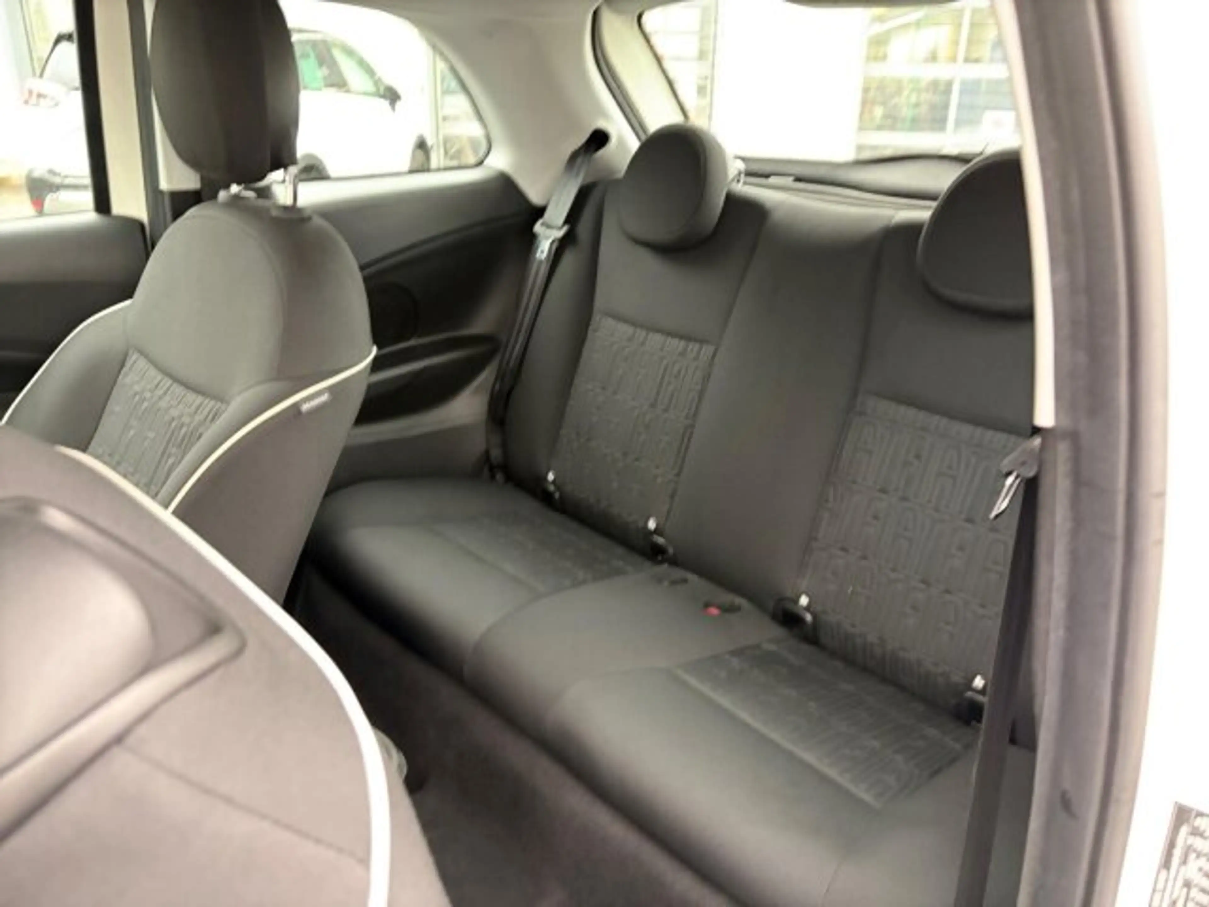 Fiat 500e 500e Base Automatik Klimaautomatik — photo 15