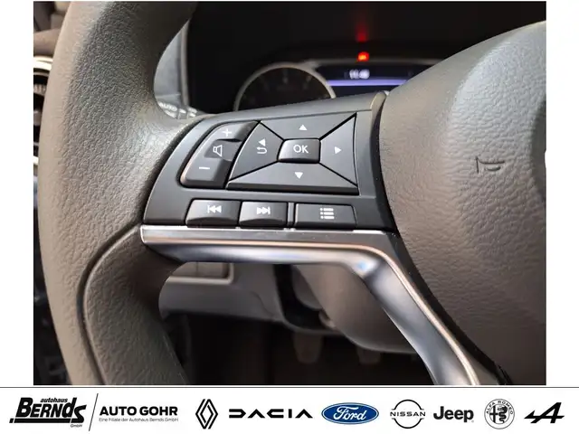 Nissan Juke view 13