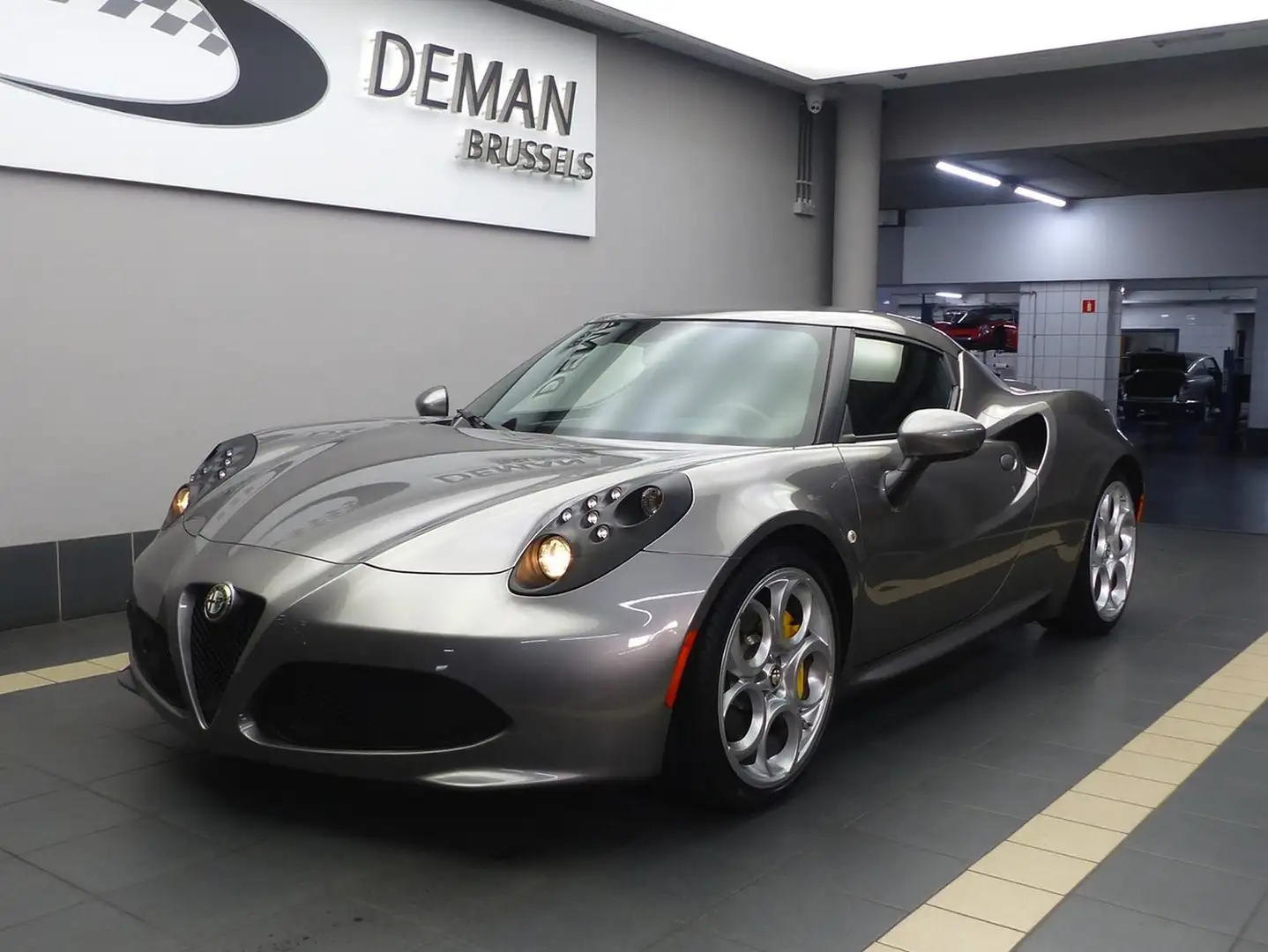 Alfa Romeo 4C Gris Basalto * Cuir noir * échappements Racing Grigio - 1