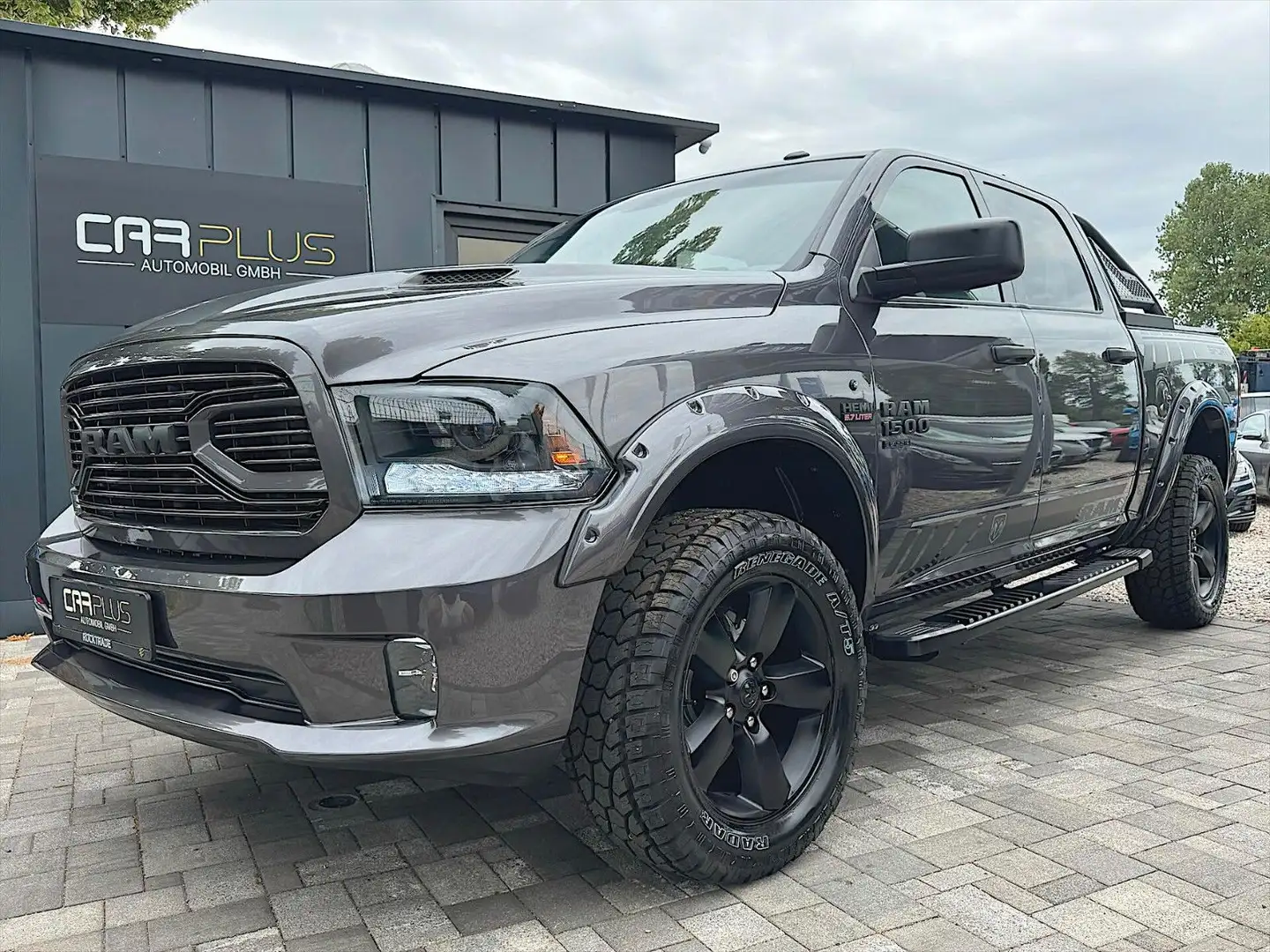 Dodge RAM 5.7 V8 HEMI SPORT Offroad NIGHT 4x4 LED Grau - 1