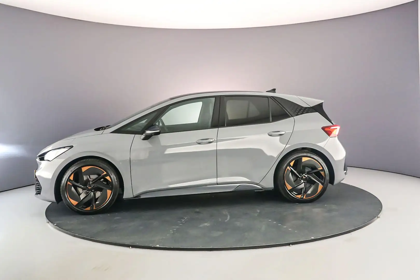 CUPRA Born Copper Edition One 204pk Automaat Panoramadak, Ada Grijs - 2
