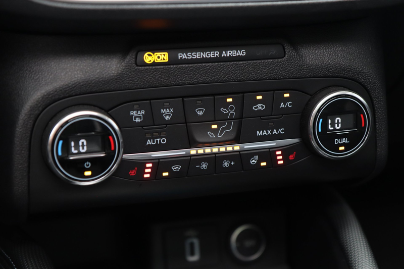 Ford Focus Wagon 1.5 Active / PANO / HUD / ACC / B&O / KEYLES — photo 13