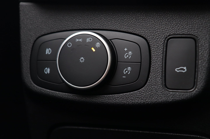 Ford Focus Wagon 1.5 Active / PANO / HUD / ACC / B&O / KEYLES — photo 22