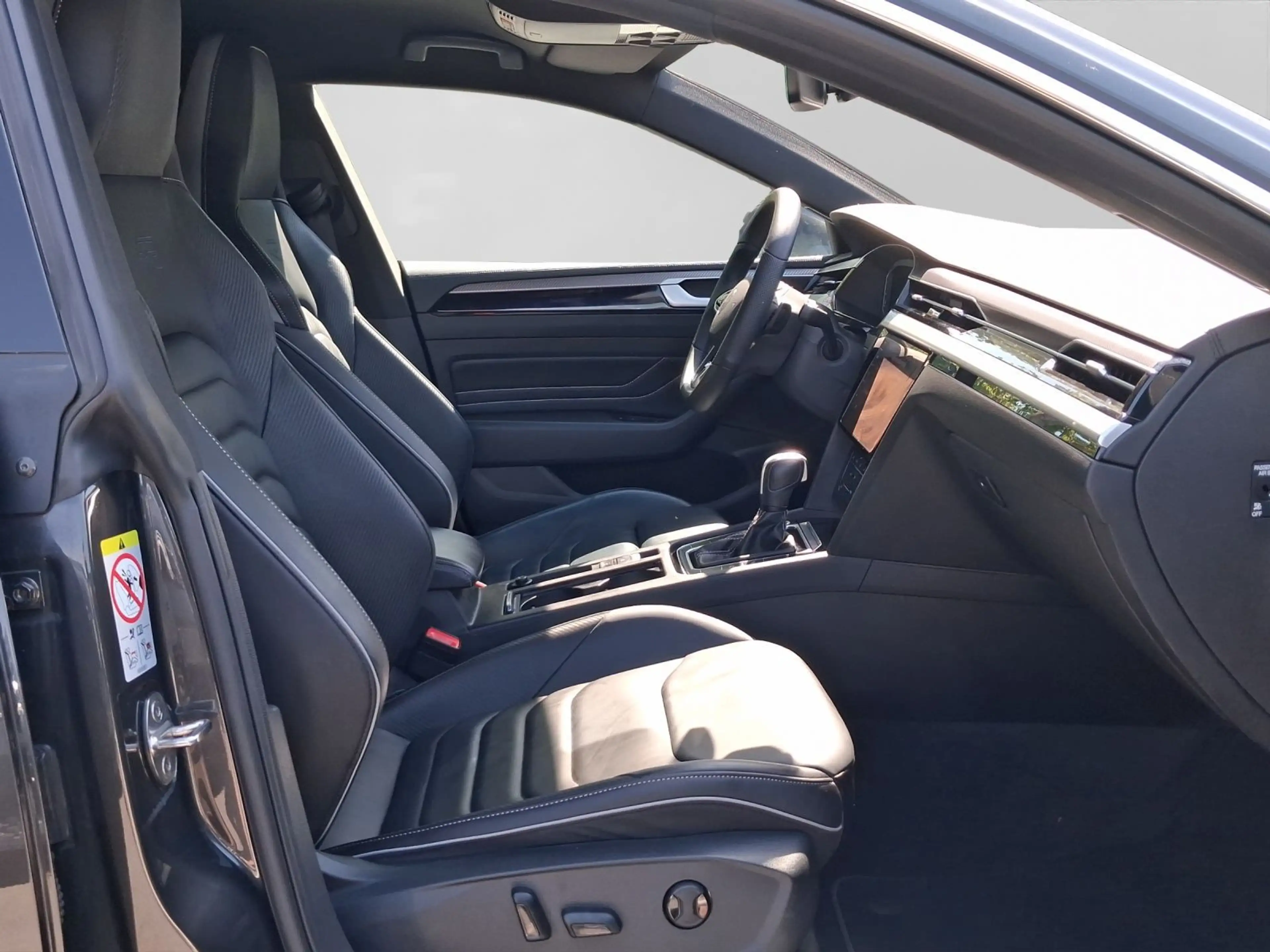 Volkswagen Arteon 2.0 TDI DSG R-LINE ST.HEIZ — photo 4
