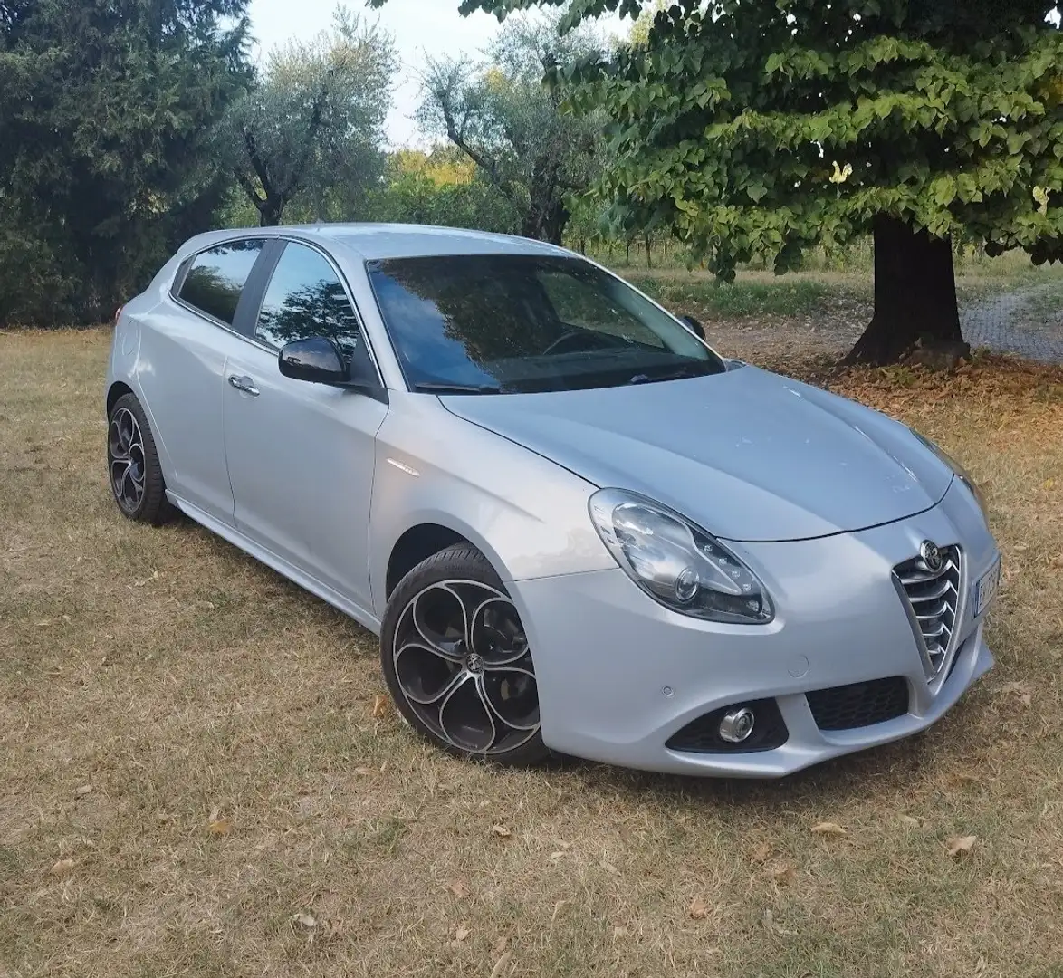 Alfa Romeo Giulietta Giulietta 1.4 t. Distinctive Gpl 120cv Blanc - 1