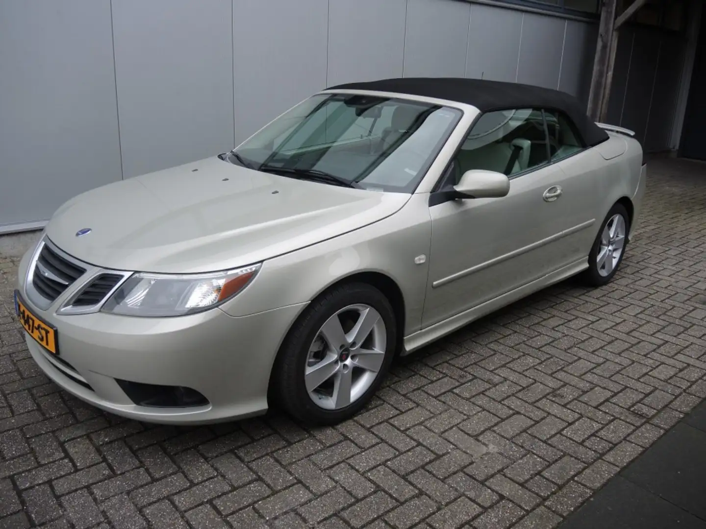 Saab 9-3 Cabrio in Persment zilver Beżowy - 1
