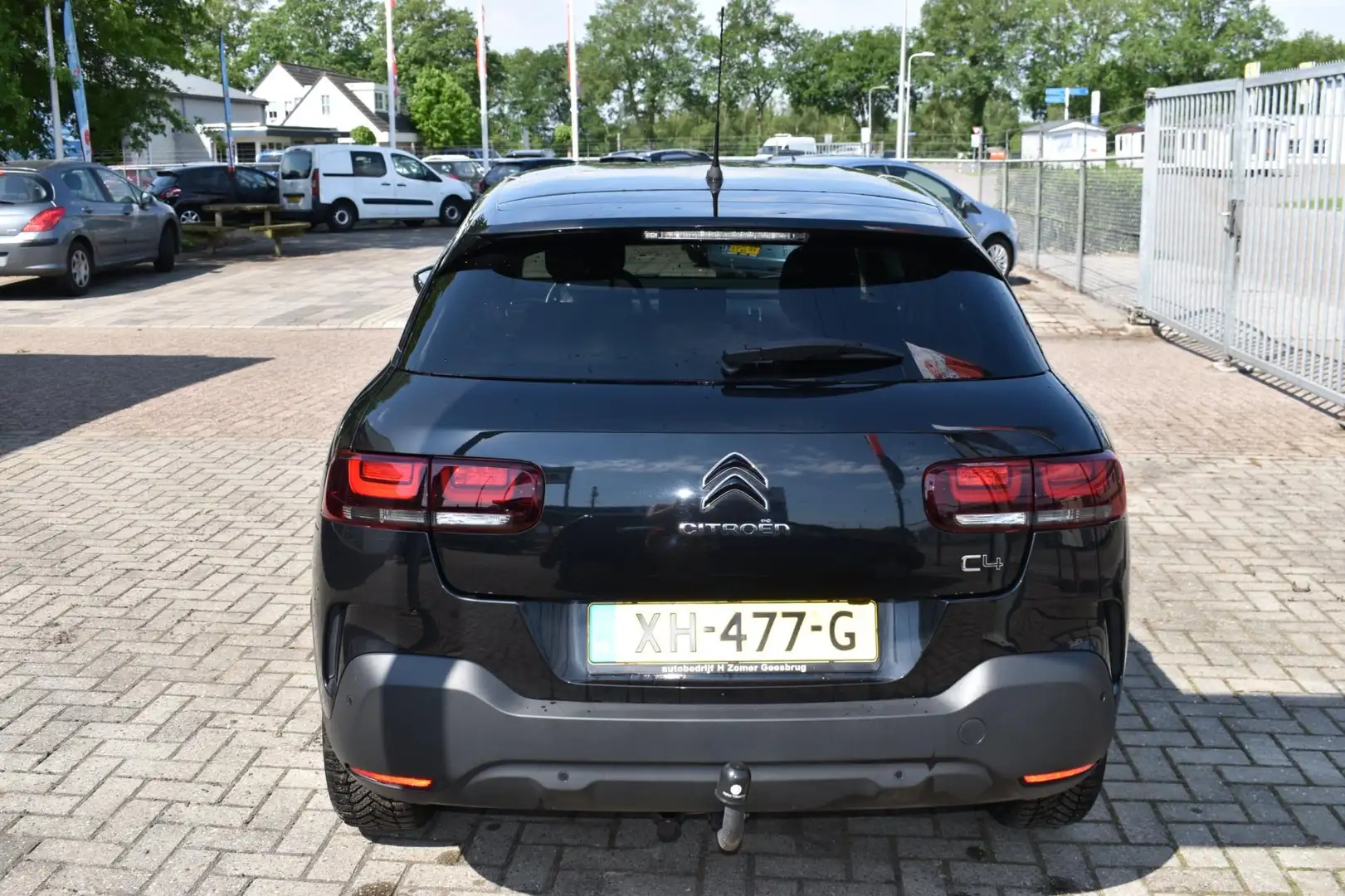 Citroen C4 Cactus 1.2 PureTech Business Zwart - 2
