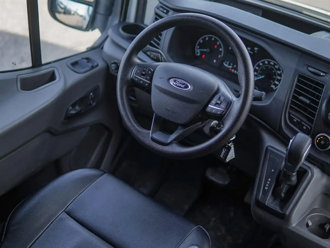 Ford Transit Cargo Van снимка Ford Transit Cargo Van