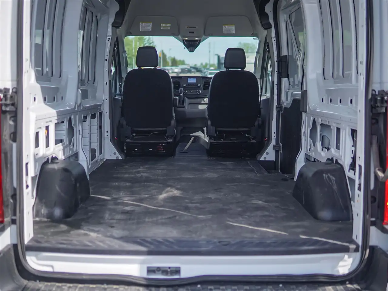 Ford Transit Cargo Van снимка Ford Transit Cargo Van