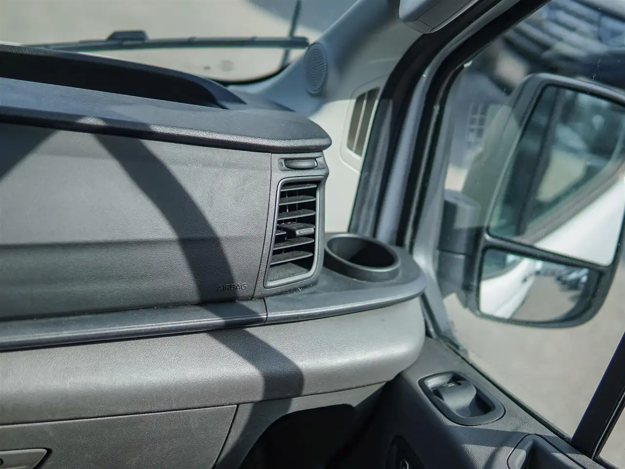 Ford Transit Cargo Van снимка Ford Transit Cargo Van