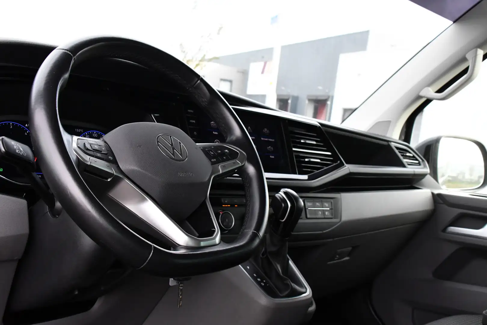 Volkswagen Transporter 2.0 TDI L2H1 32 DC Bulli Virtual, Adaptieve Cruise Gris - 2