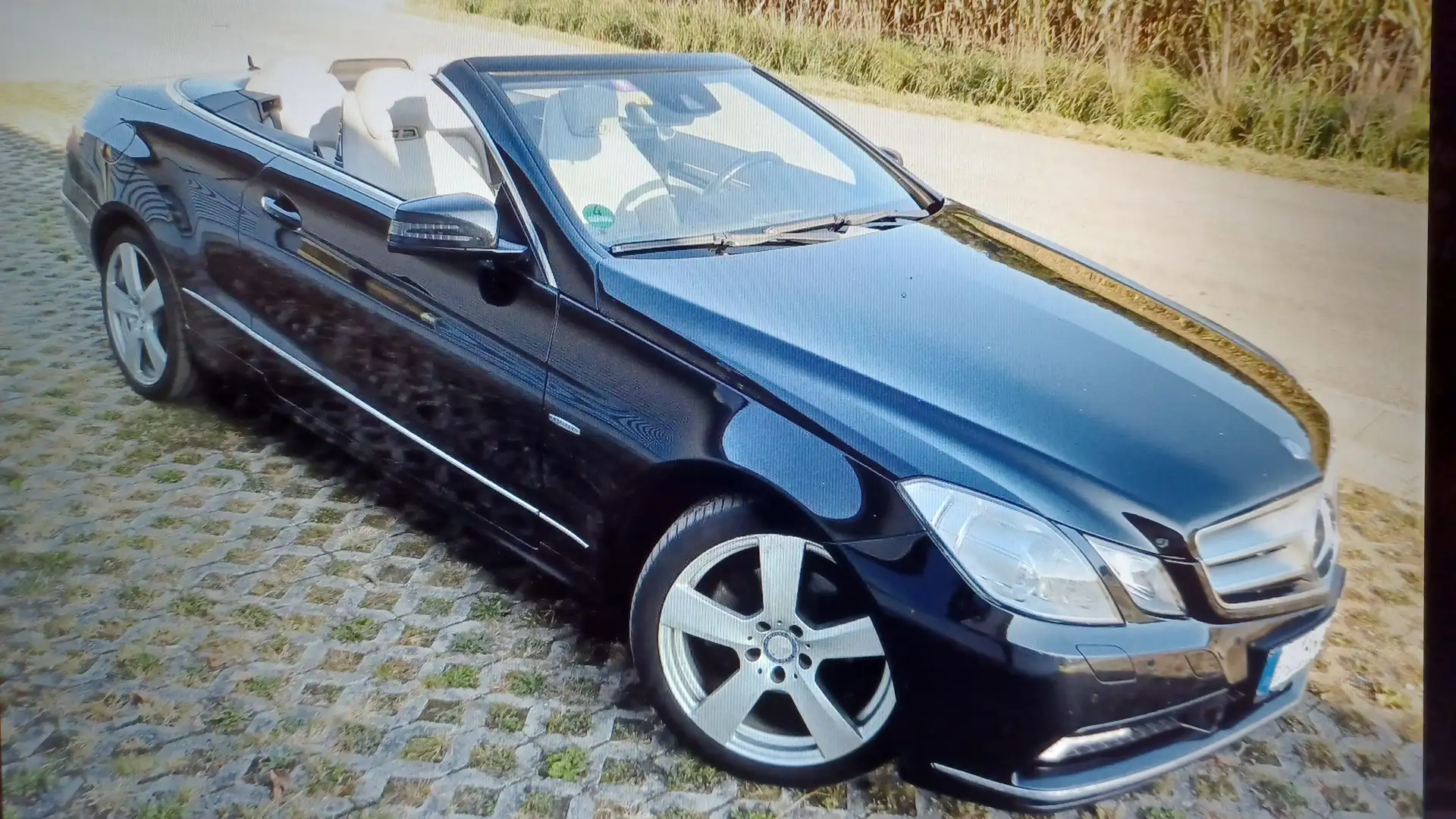 Mercedes-Benz E 220 BlueEfficiency CDI Aut. Schwarz - 1