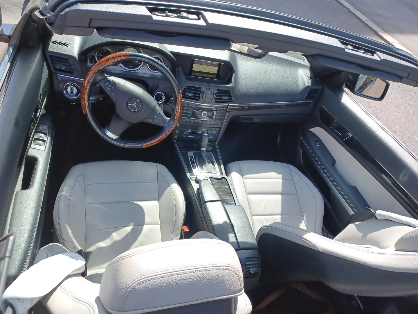 Mercedes-Benz E 220 BlueEfficiency CDI Aut. Schwarz - 2