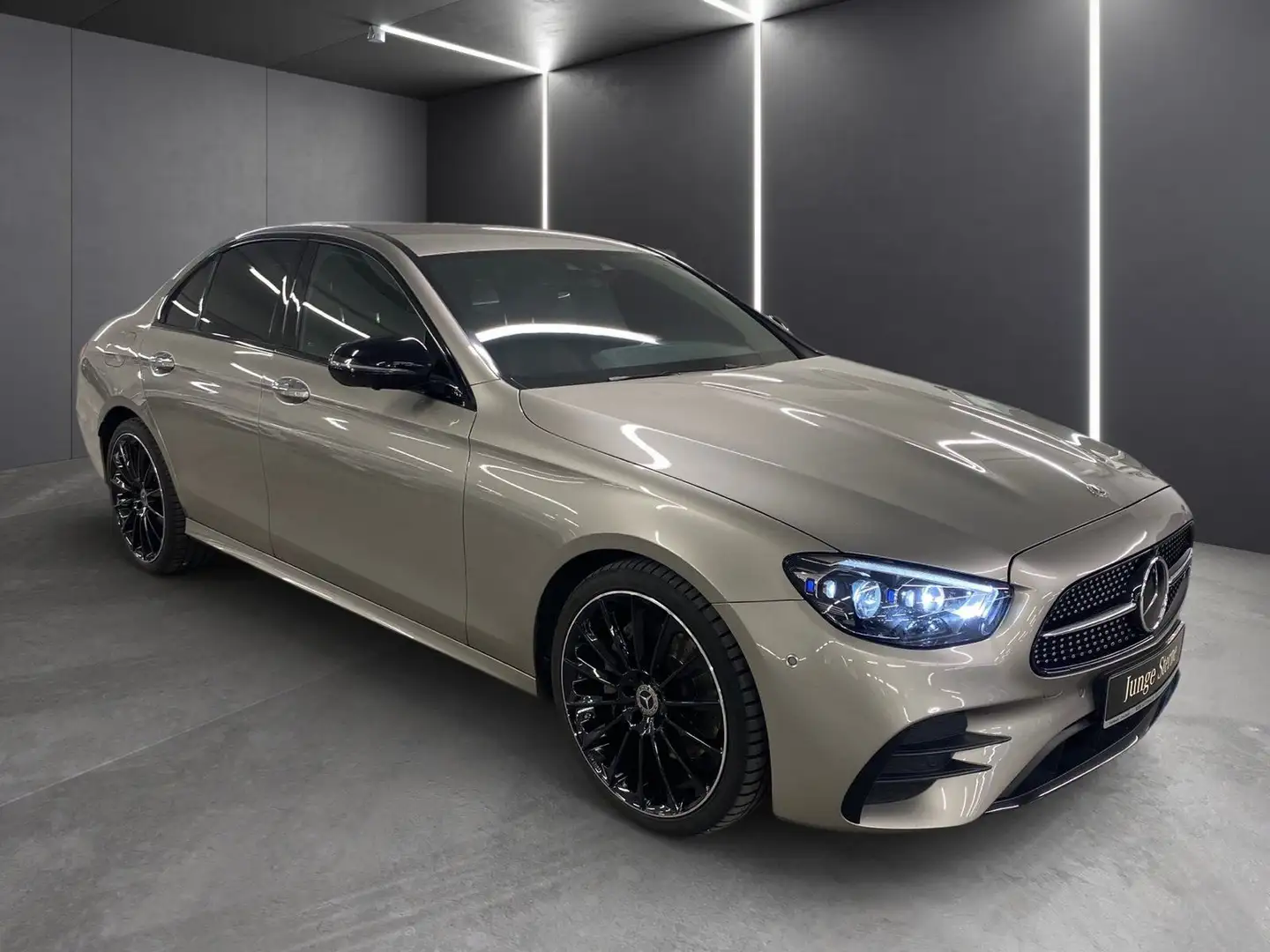 Mercedes-Benz E 220 d AMG Distronic*360°*Standheizung*Memory* Plateado - 2
