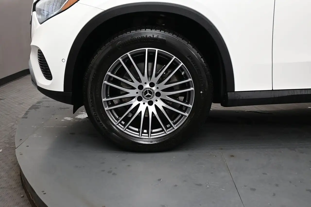 Mercedes-Benz GLC снимка Mercedes-Benz GLC