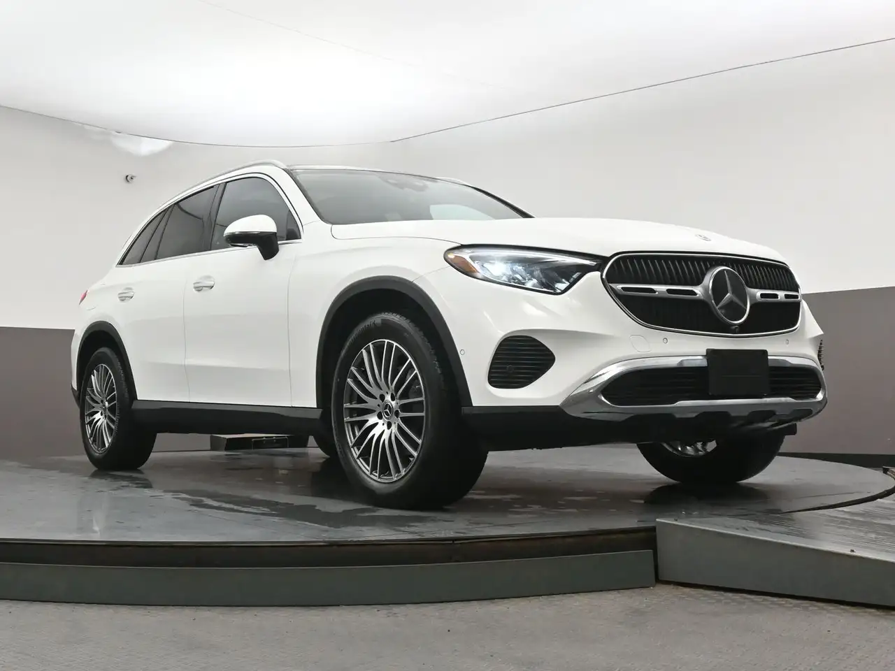 Mercedes-Benz GLC снимка Mercedes-Benz GLC