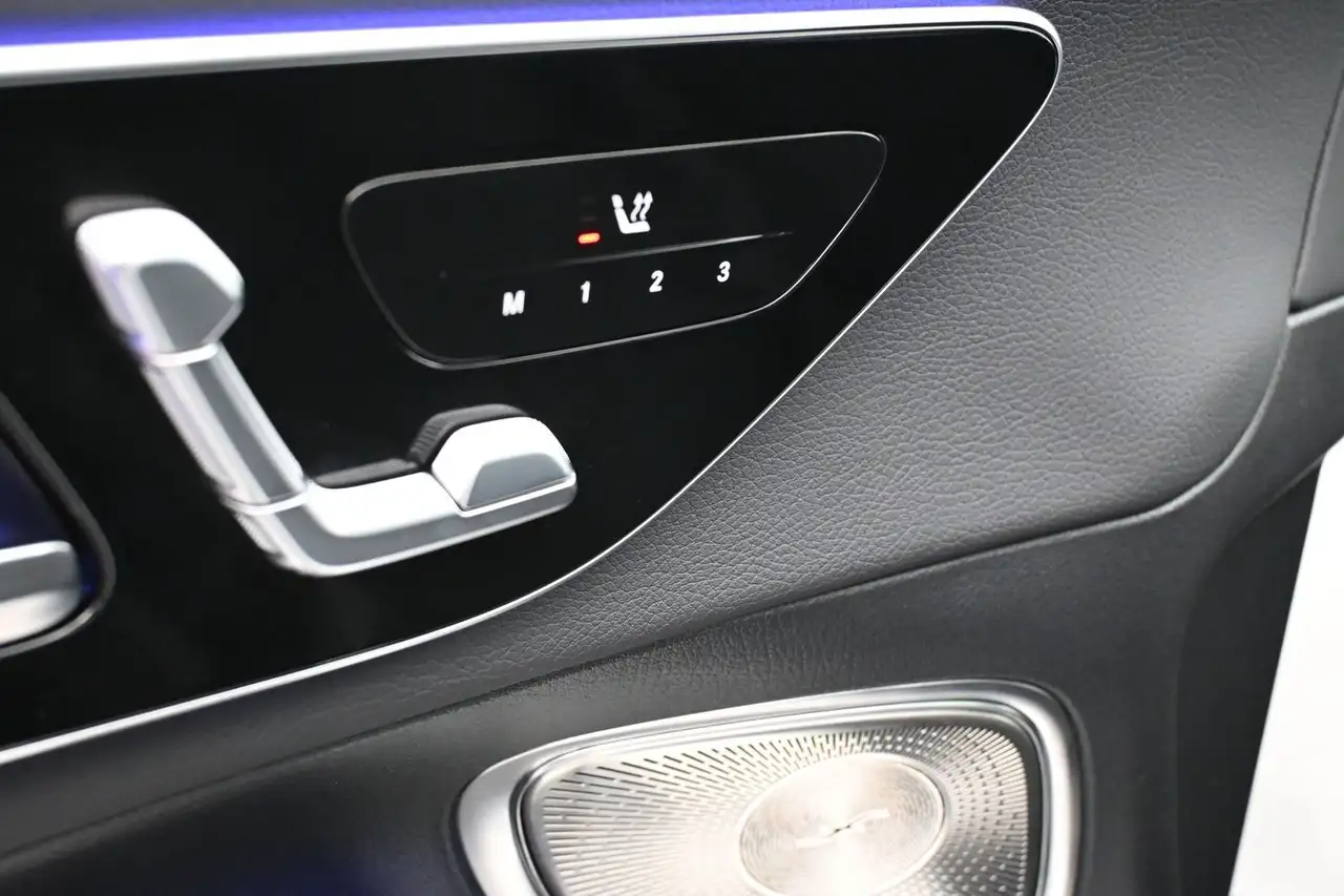 Mercedes-Benz GLC снимка Mercedes-Benz GLC