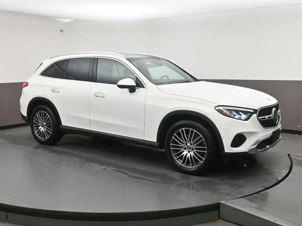 2025 Mercedes-Benz GLC