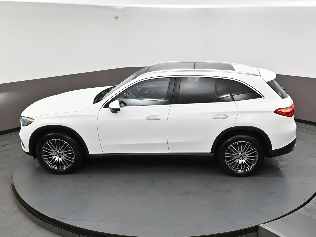 Mercedes-Benz GLC снимка Mercedes-Benz GLC