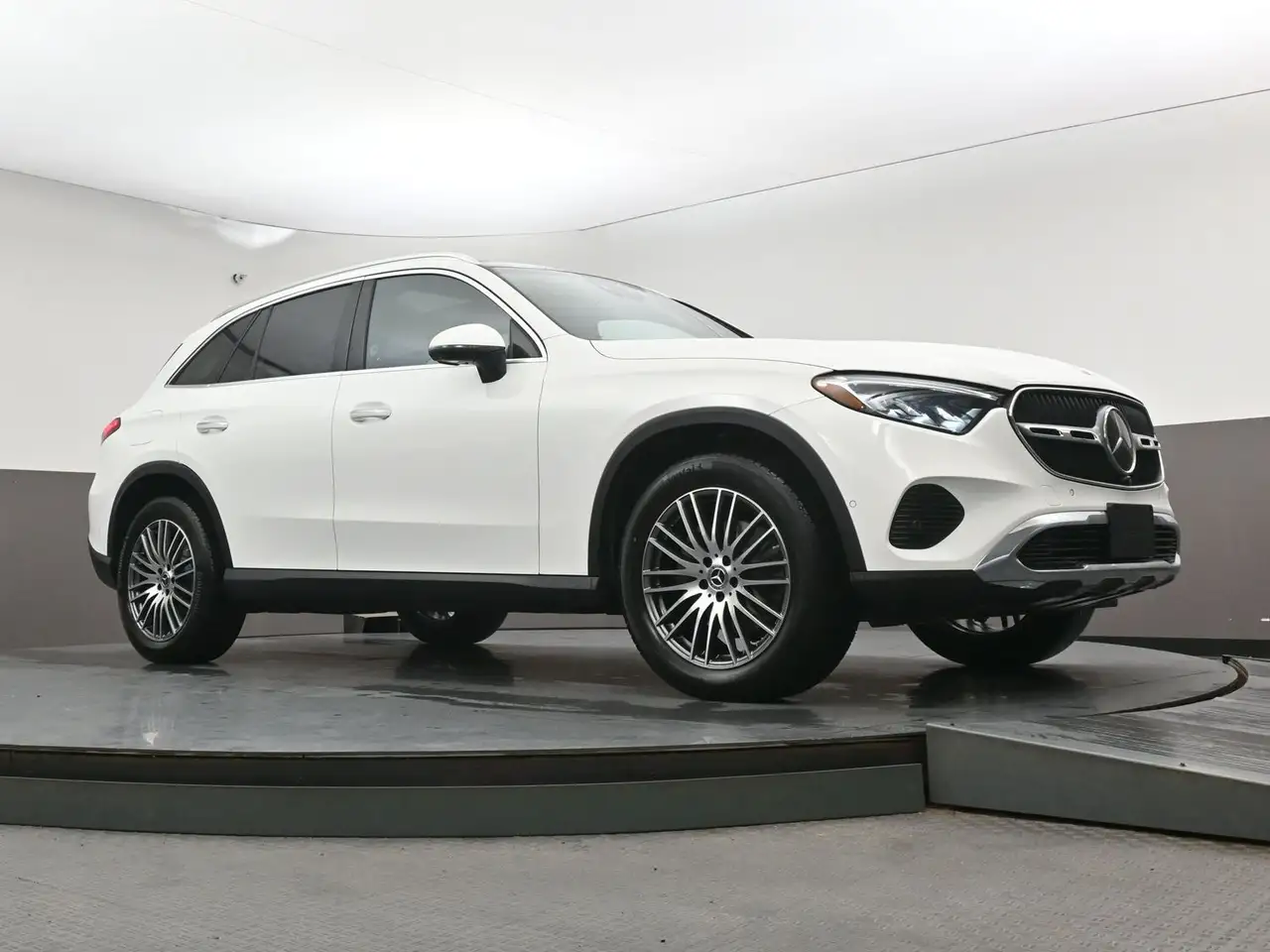Mercedes-Benz GLC снимка Mercedes-Benz GLC