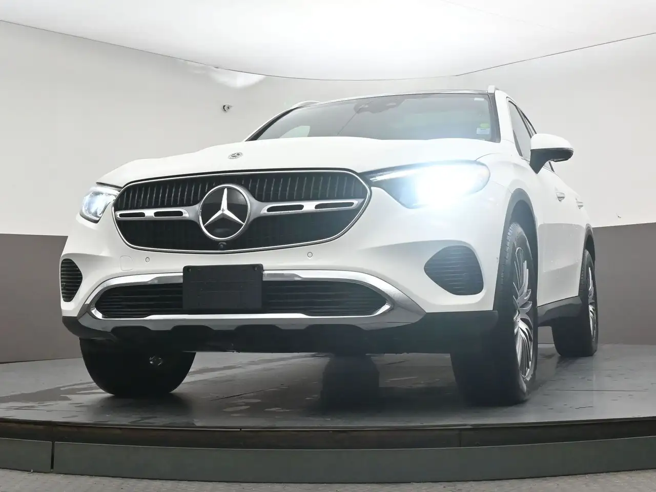 Mercedes-Benz GLC снимка Mercedes-Benz GLC