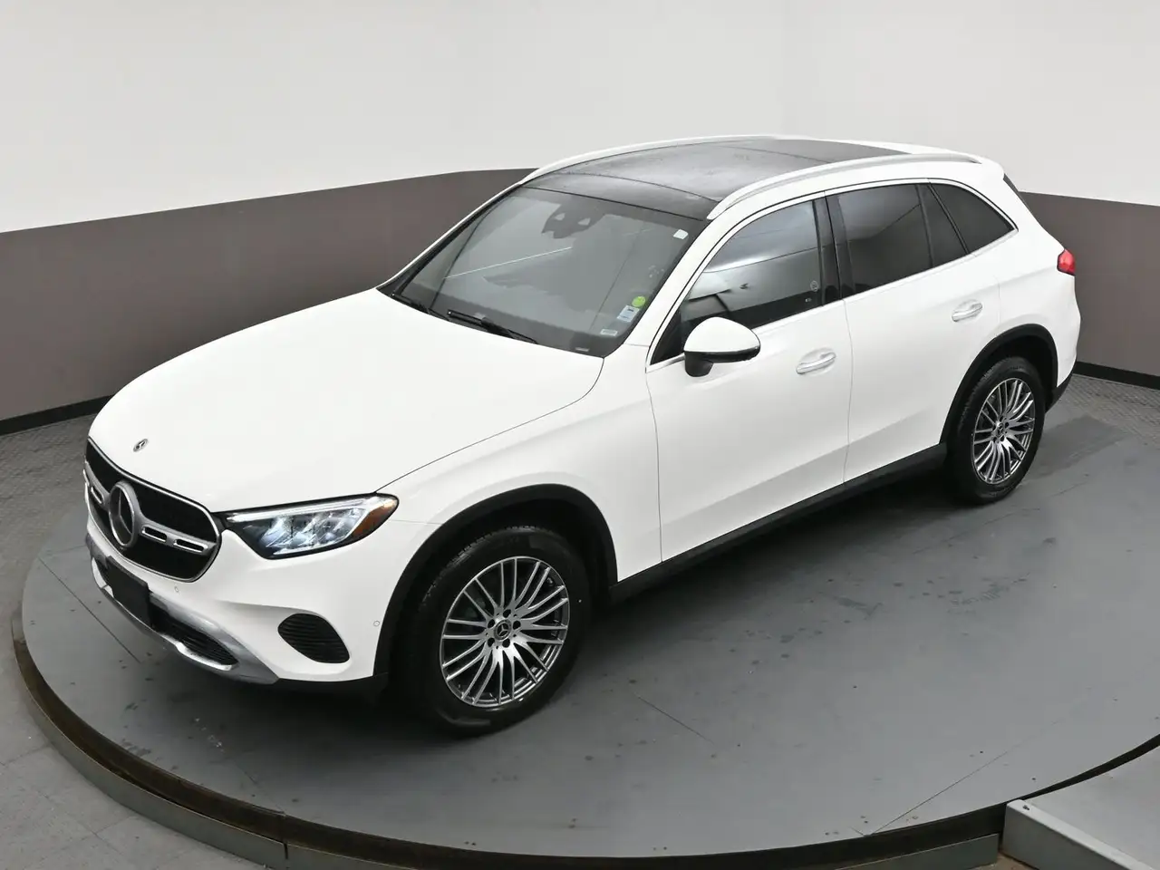 Mercedes-Benz GLC снимка Mercedes-Benz GLC