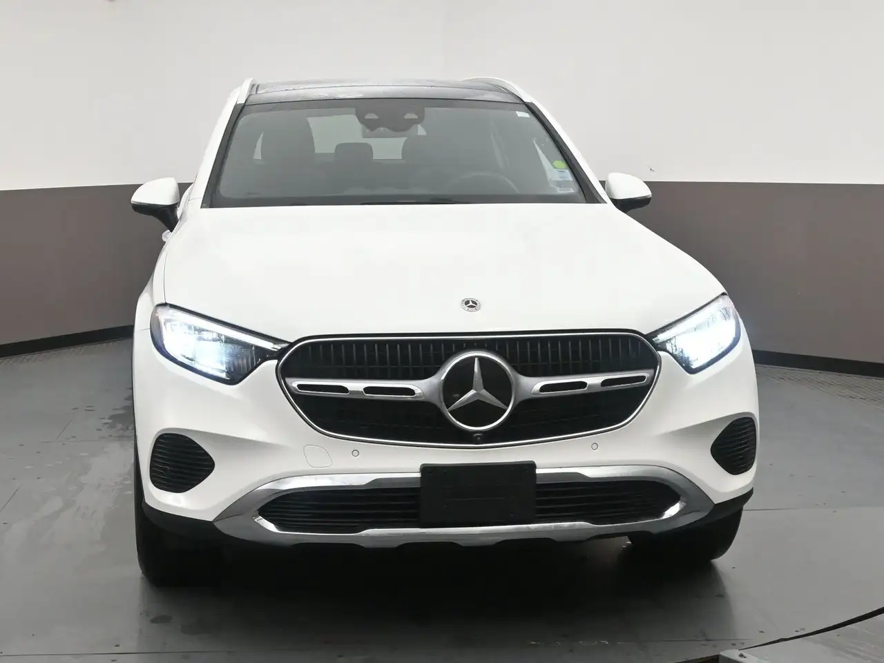 Mercedes-Benz GLC снимка Mercedes-Benz GLC