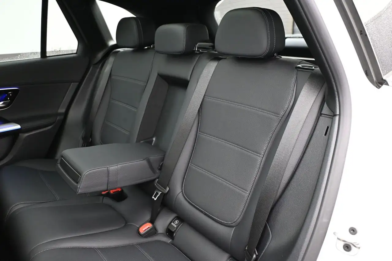 Mercedes-Benz GLC снимка Mercedes-Benz GLC