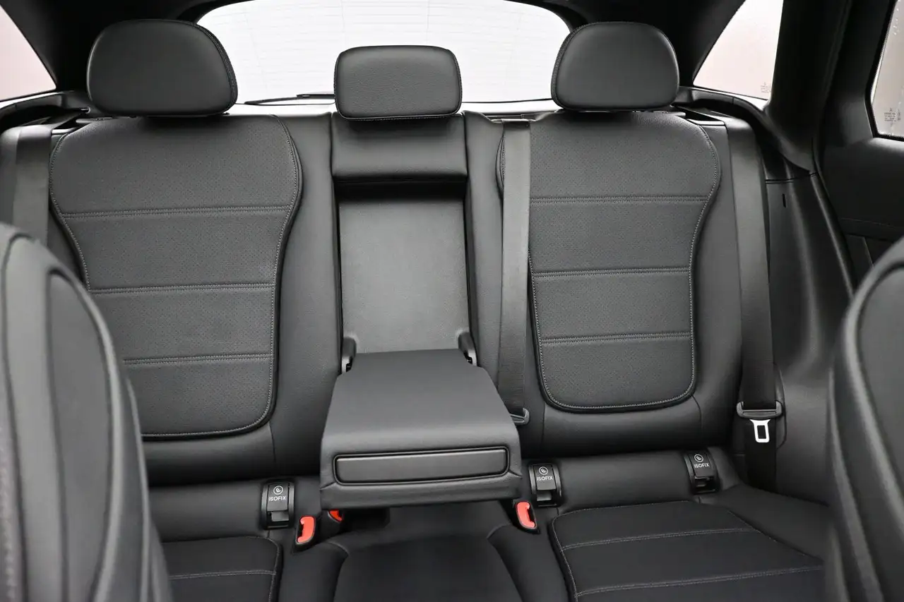 Mercedes-Benz GLC снимка Mercedes-Benz GLC