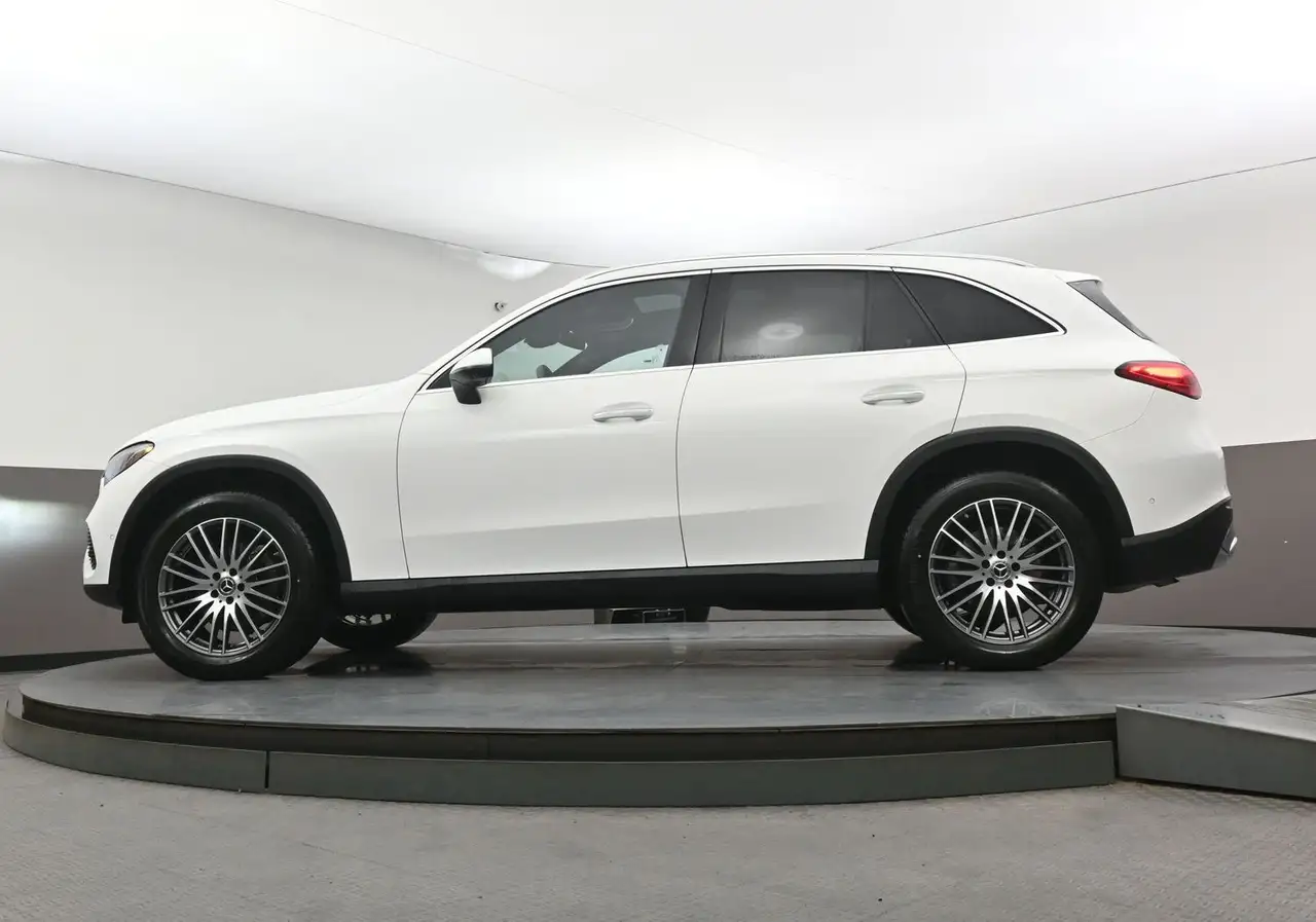 Mercedes-Benz GLC снимка Mercedes-Benz GLC