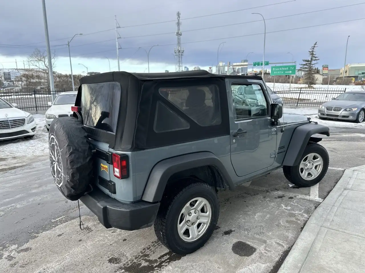 Jeep Wrangler снимка Jeep Wrangler