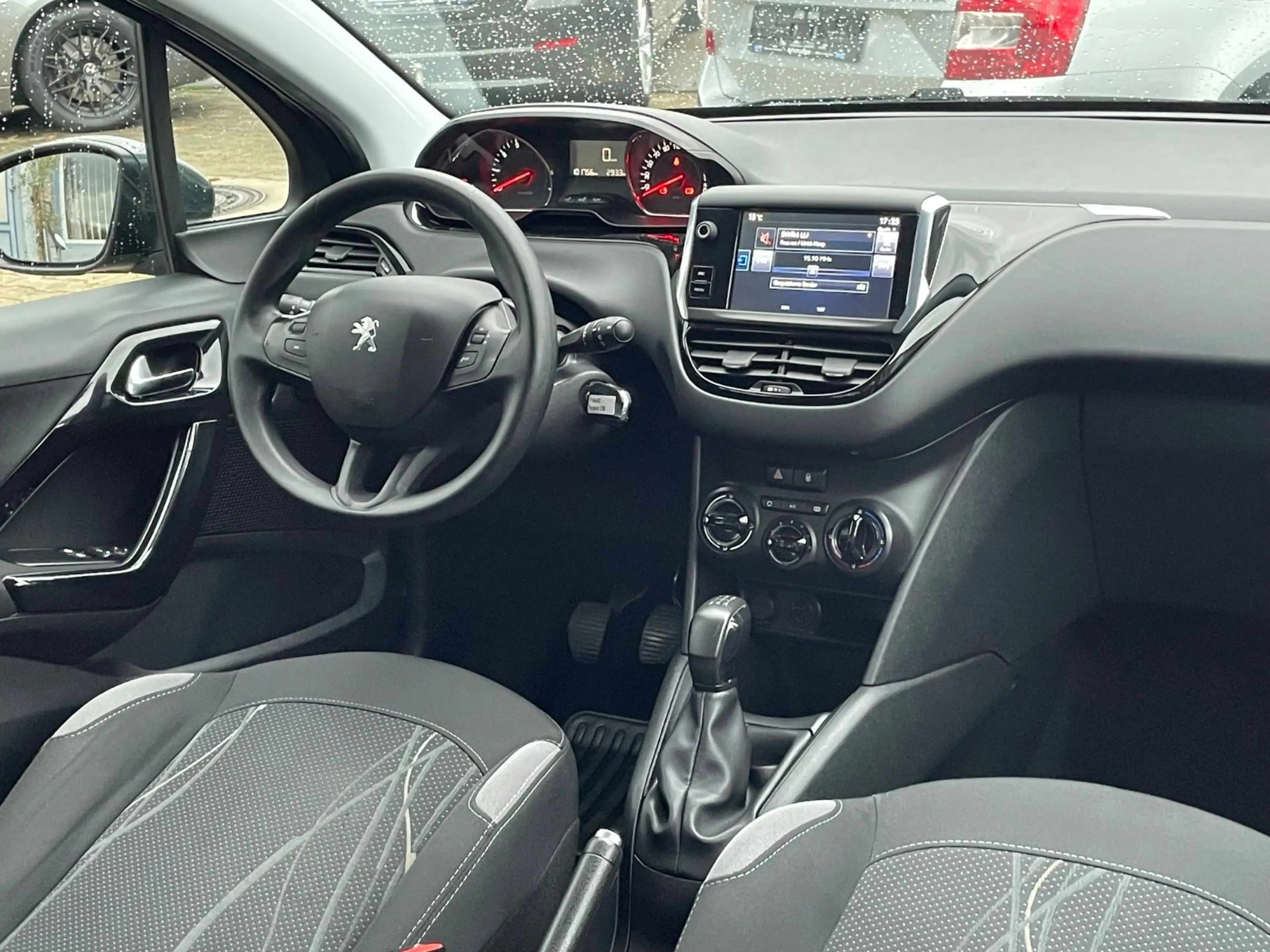 Peugeot 208 Active"Klima"Parkhilfe"Tempomat"Bluetooth" — photo 15