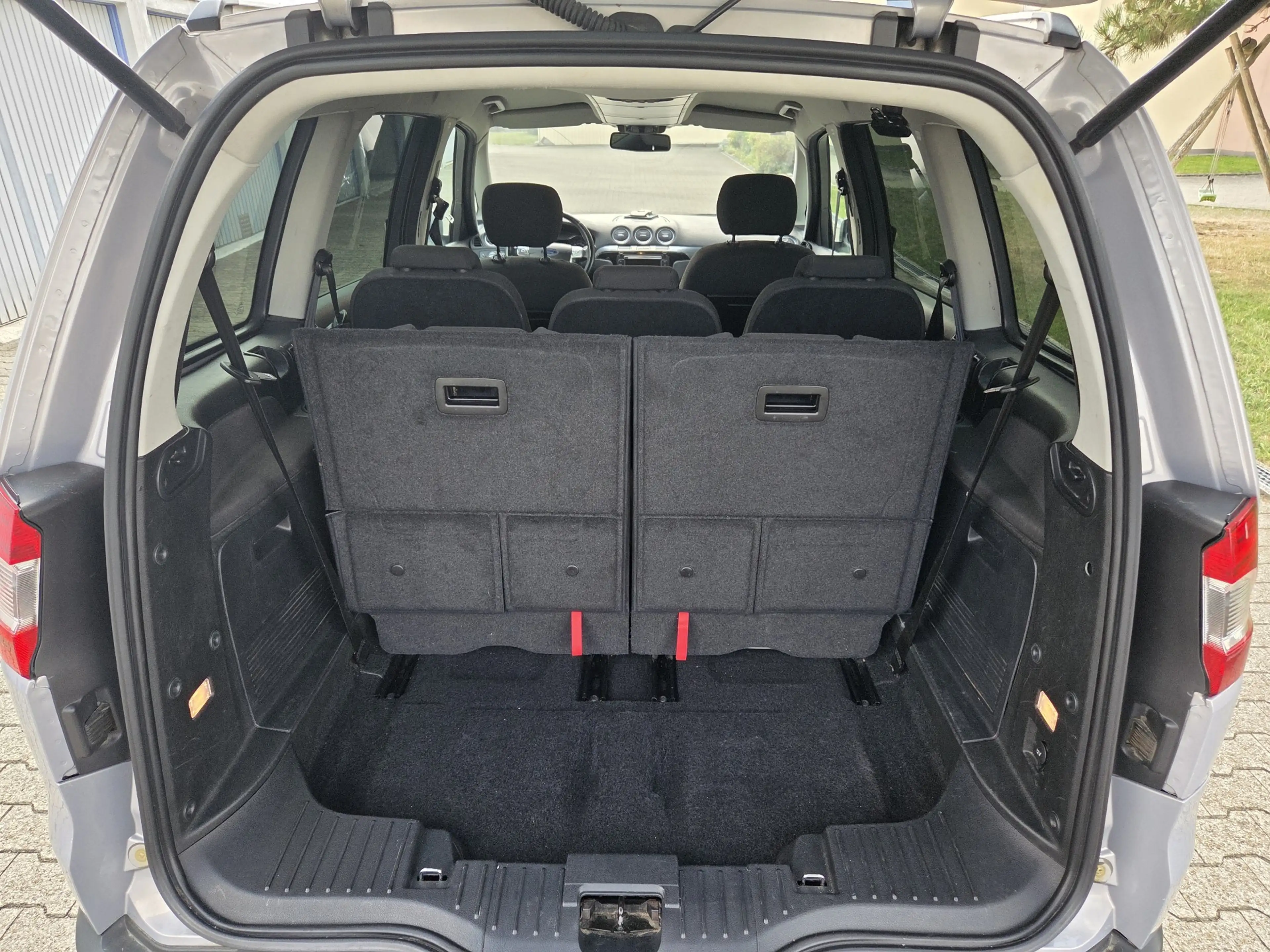 Ford Galaxy Titanium — photo 11