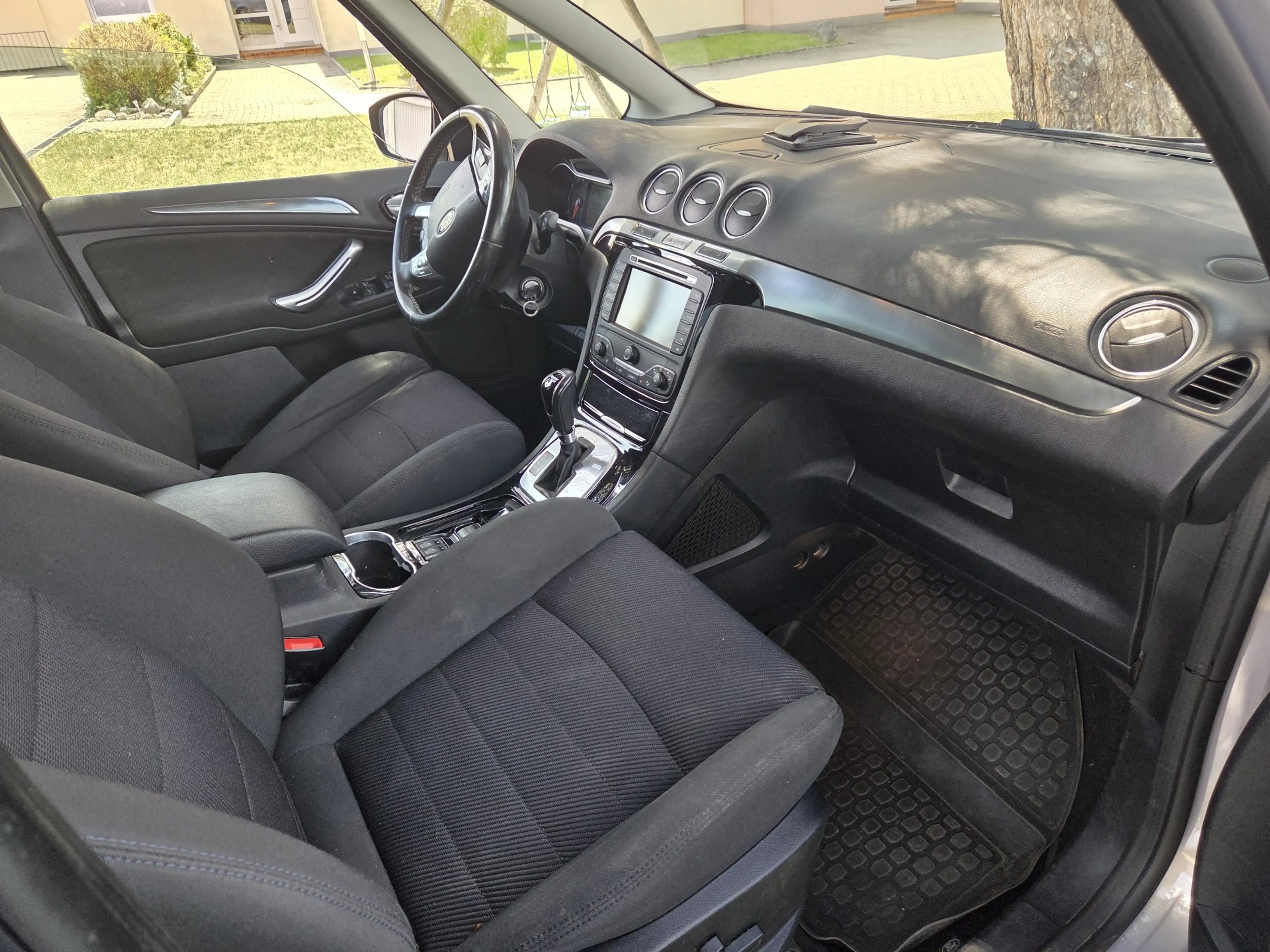 Ford Galaxy Titanium — photo 13
