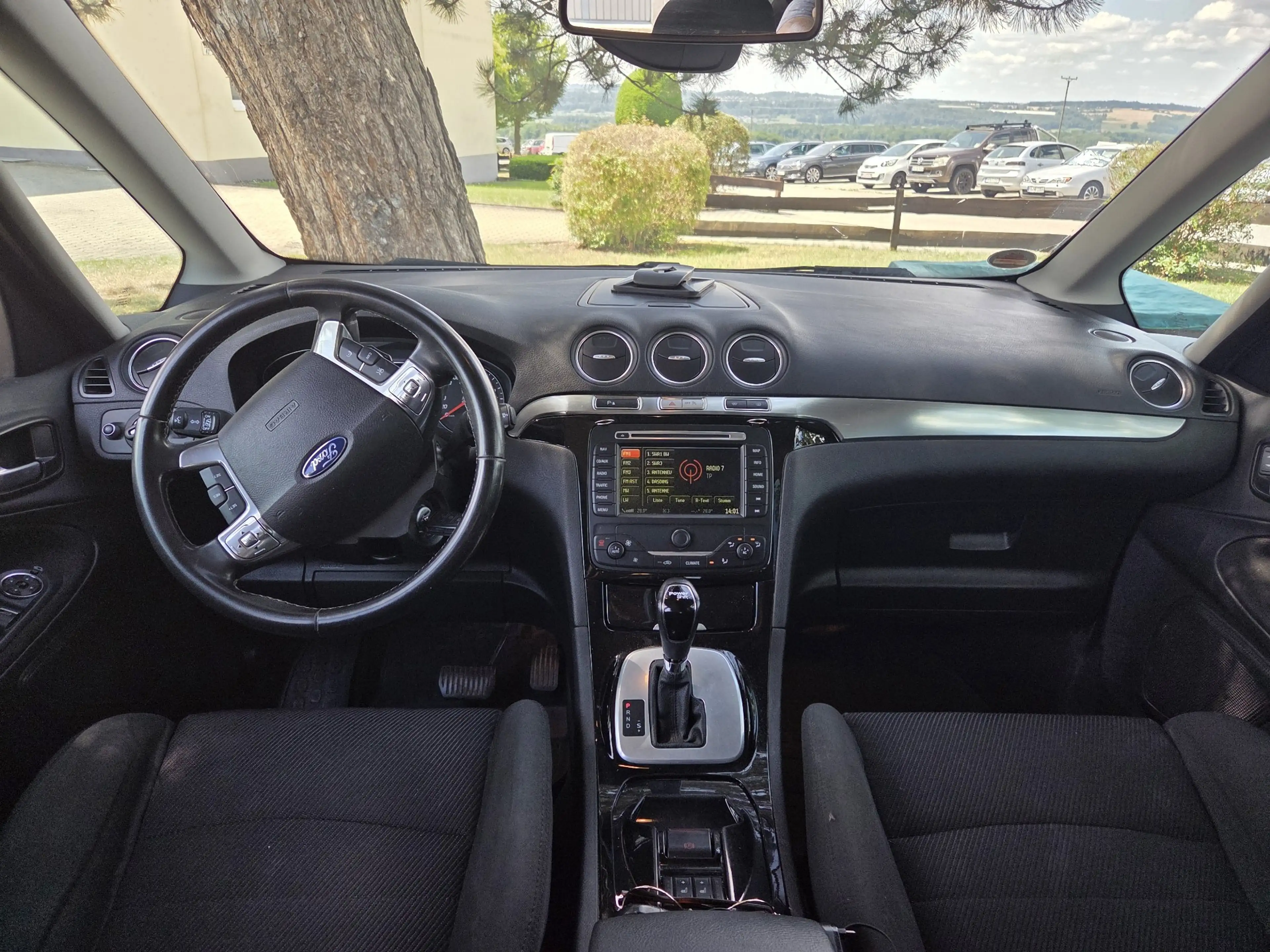 Ford Galaxy Titanium — photo 12