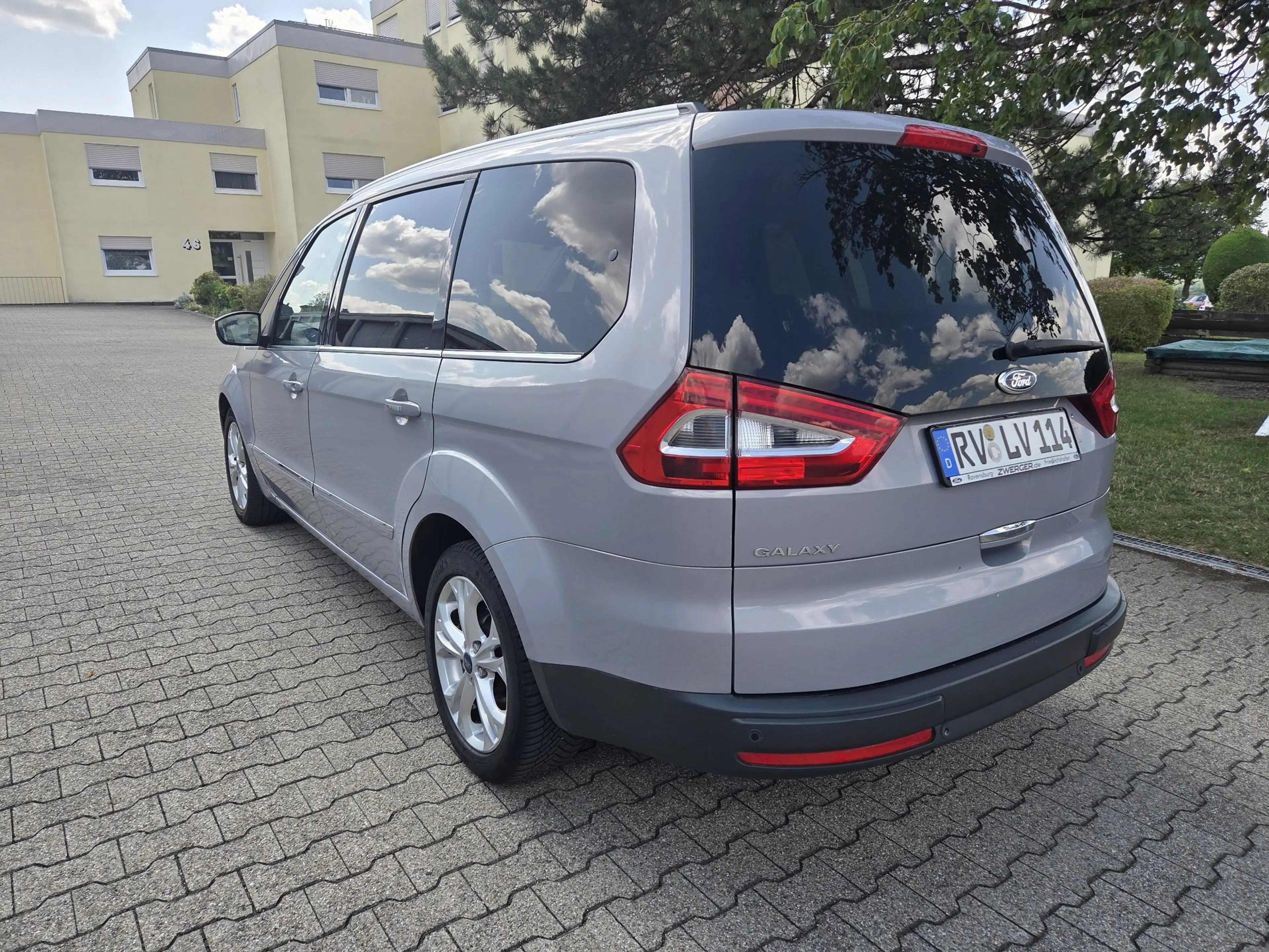 Ford Galaxy Titanium — photo 9