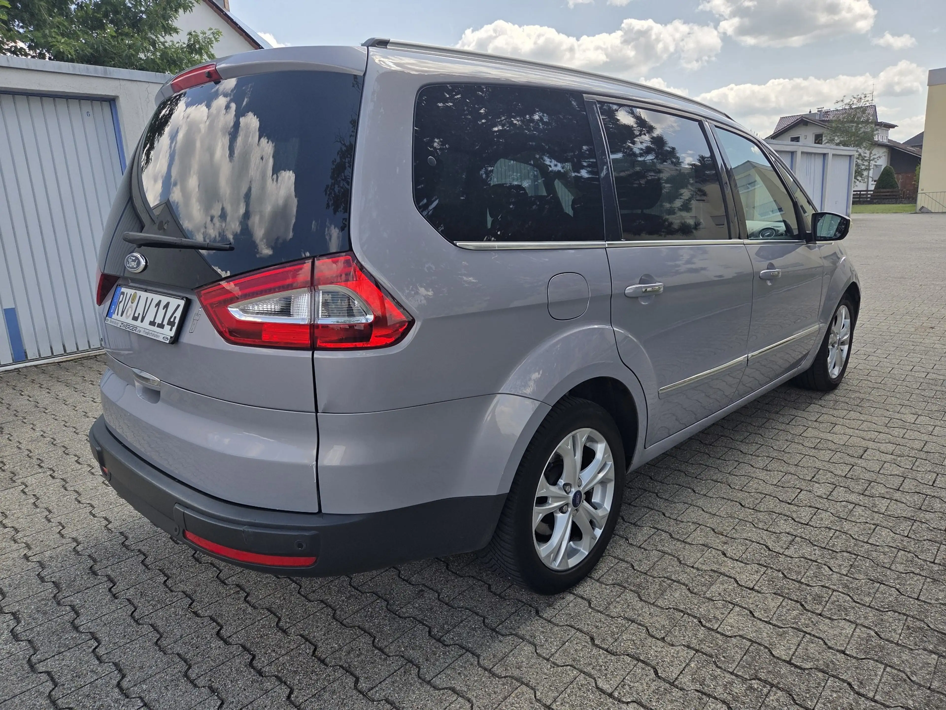 Ford Galaxy Titanium — photo 7