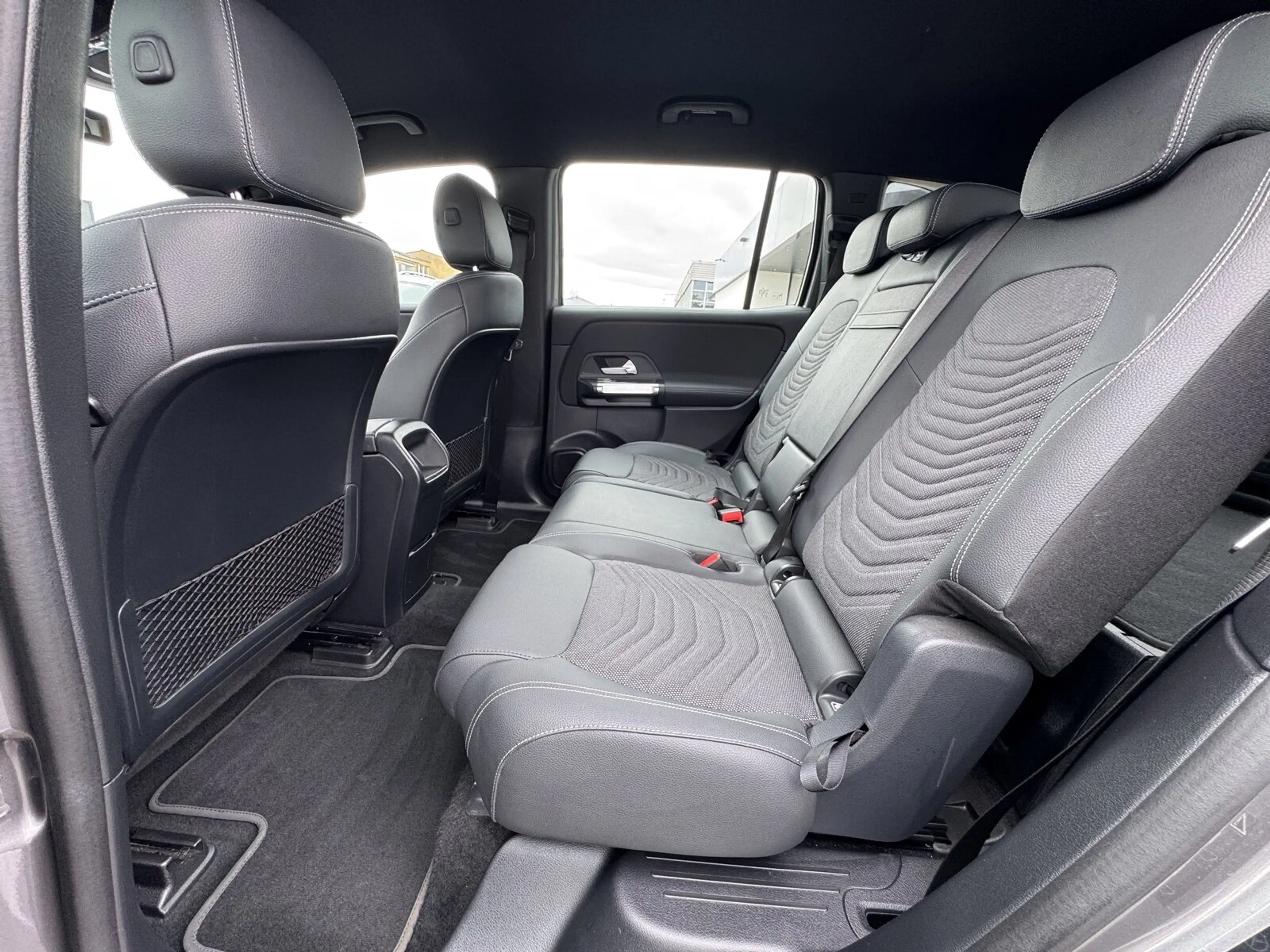 Mercedes-Benz EQB 350 EQB 350 4M PROGR. NAVI+LED+KAMERA+CARPLAY+ASSIST — photo 11