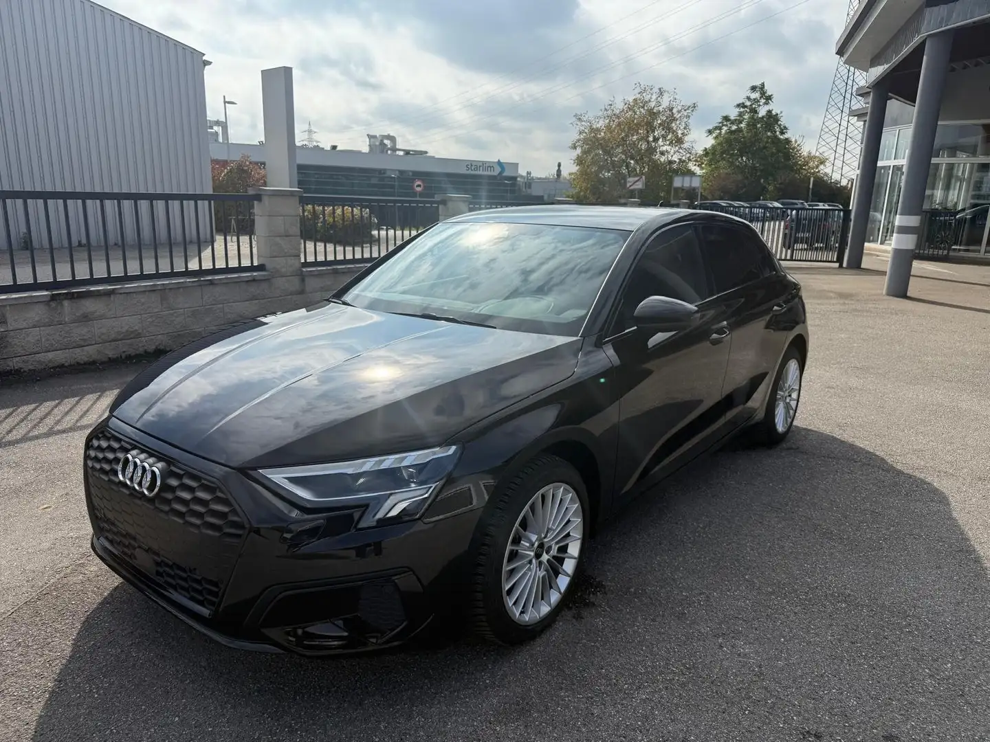 Audi A3 30 TFSI advanced/Navi/LED/Optik schwarz/PDC/ACC Schwarz - 1