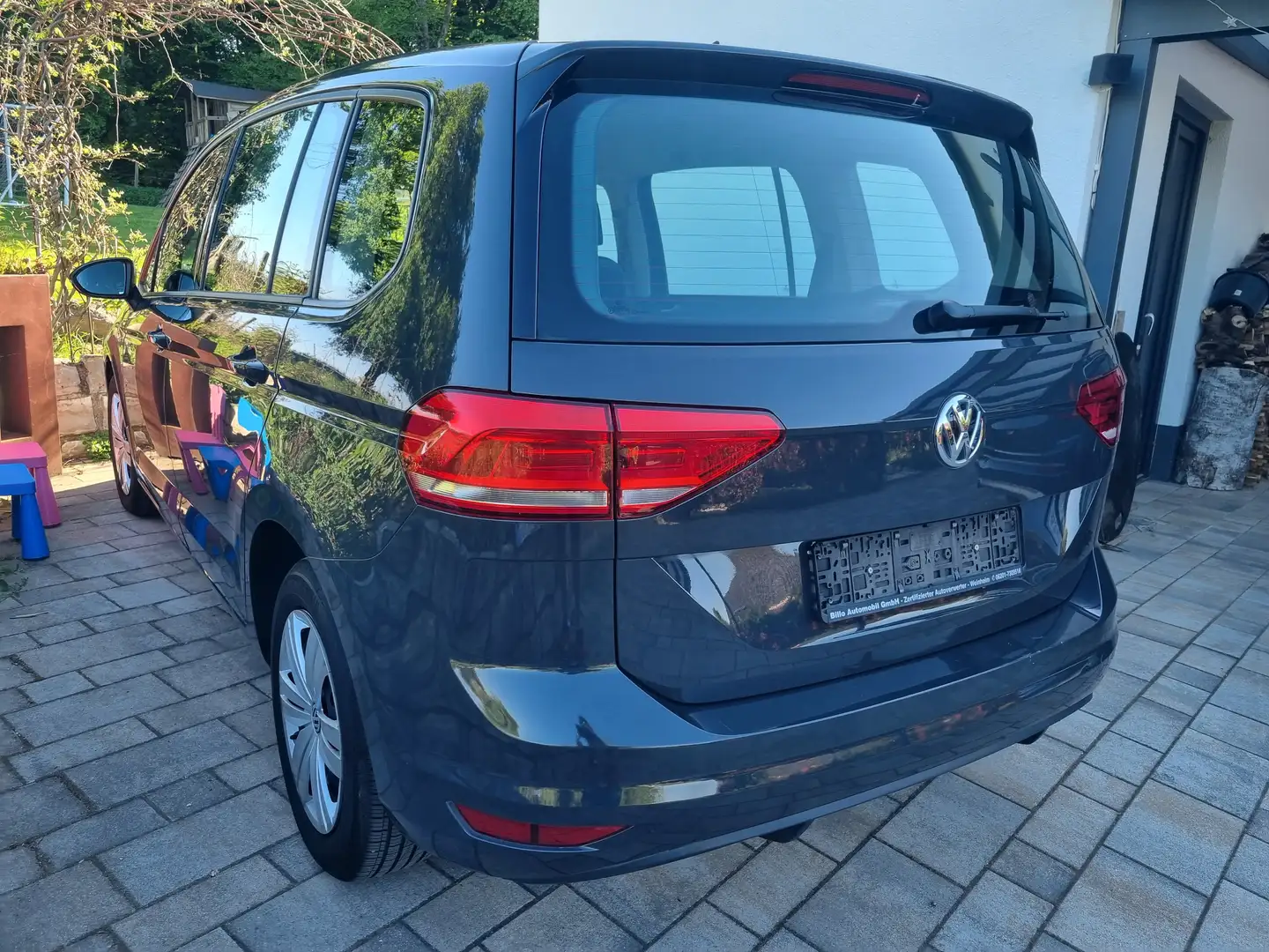 Volkswagen Touran 1.2 TSI (BlueMotion Technology) Trendline Grau - 2