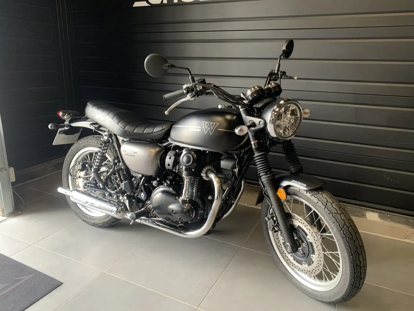 Kawasaki W 800 Negro - 2