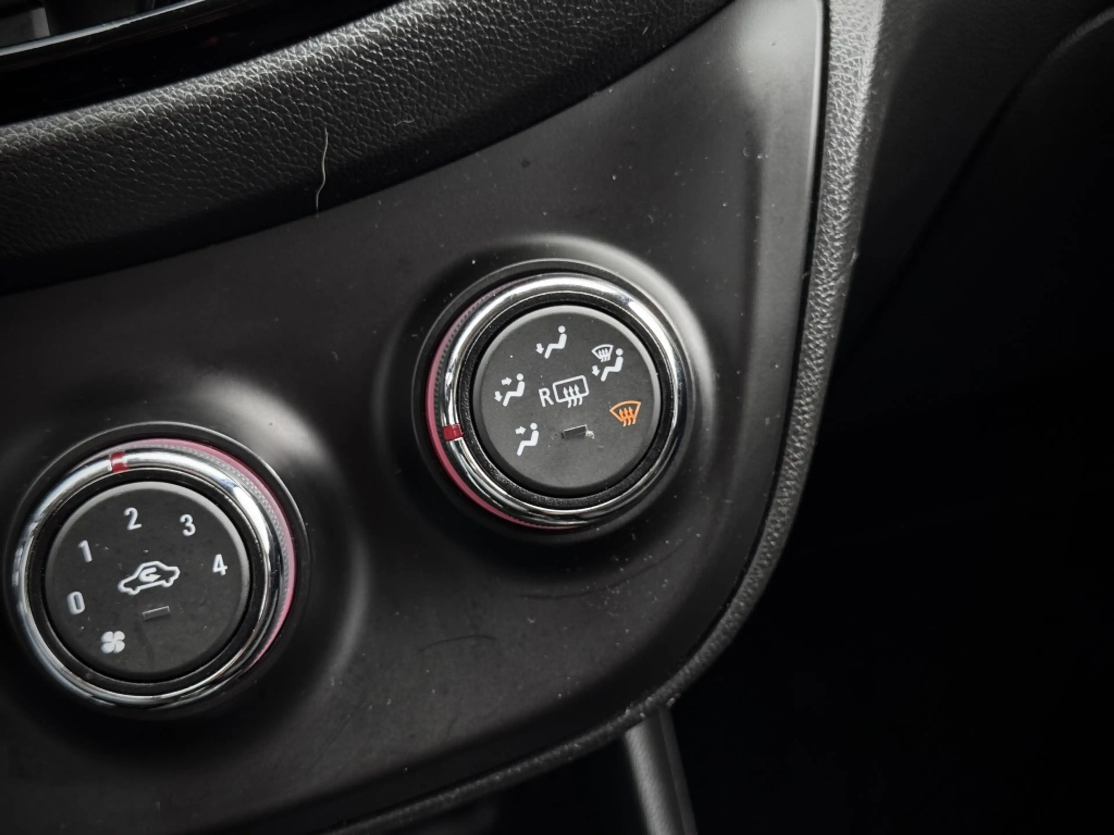 Opel Karl Rocks Online Edition | Automaat | Stoelverwarming — photo 24