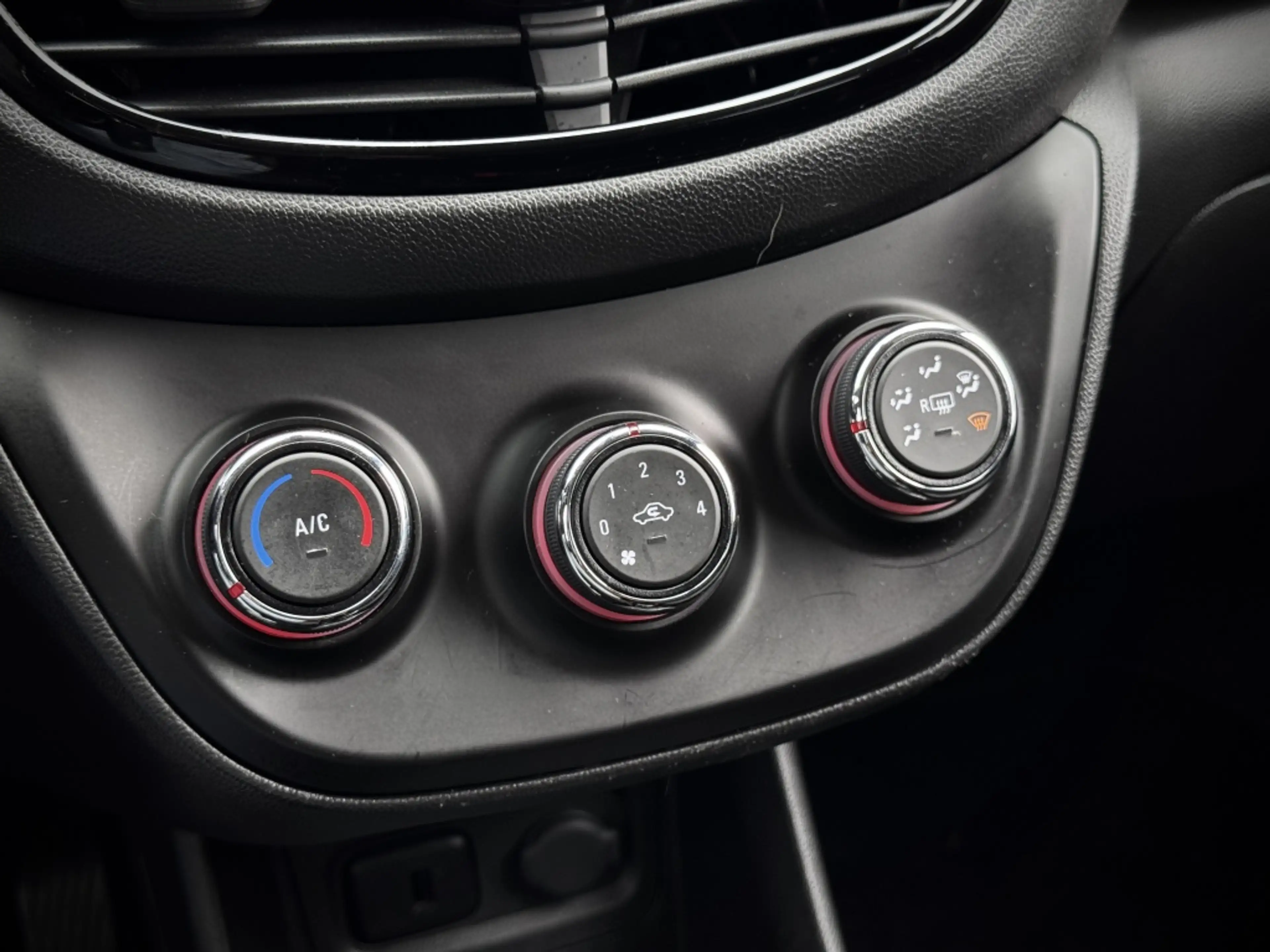 Opel Karl Rocks Online Edition | Automaat | Stoelverwarming — photo 22