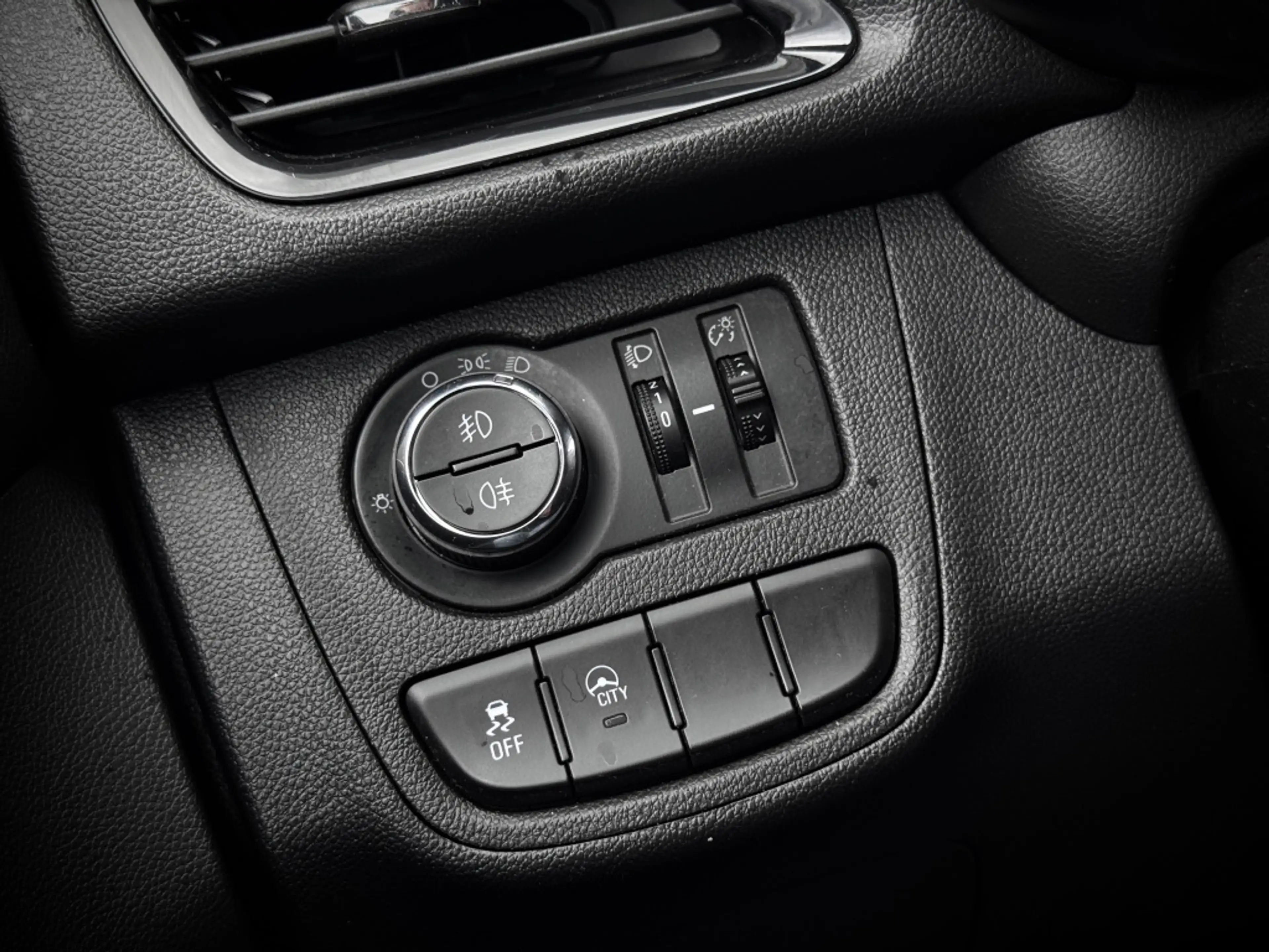 Opel Karl Rocks Online Edition | Automaat | Stoelverwarming — photo 40