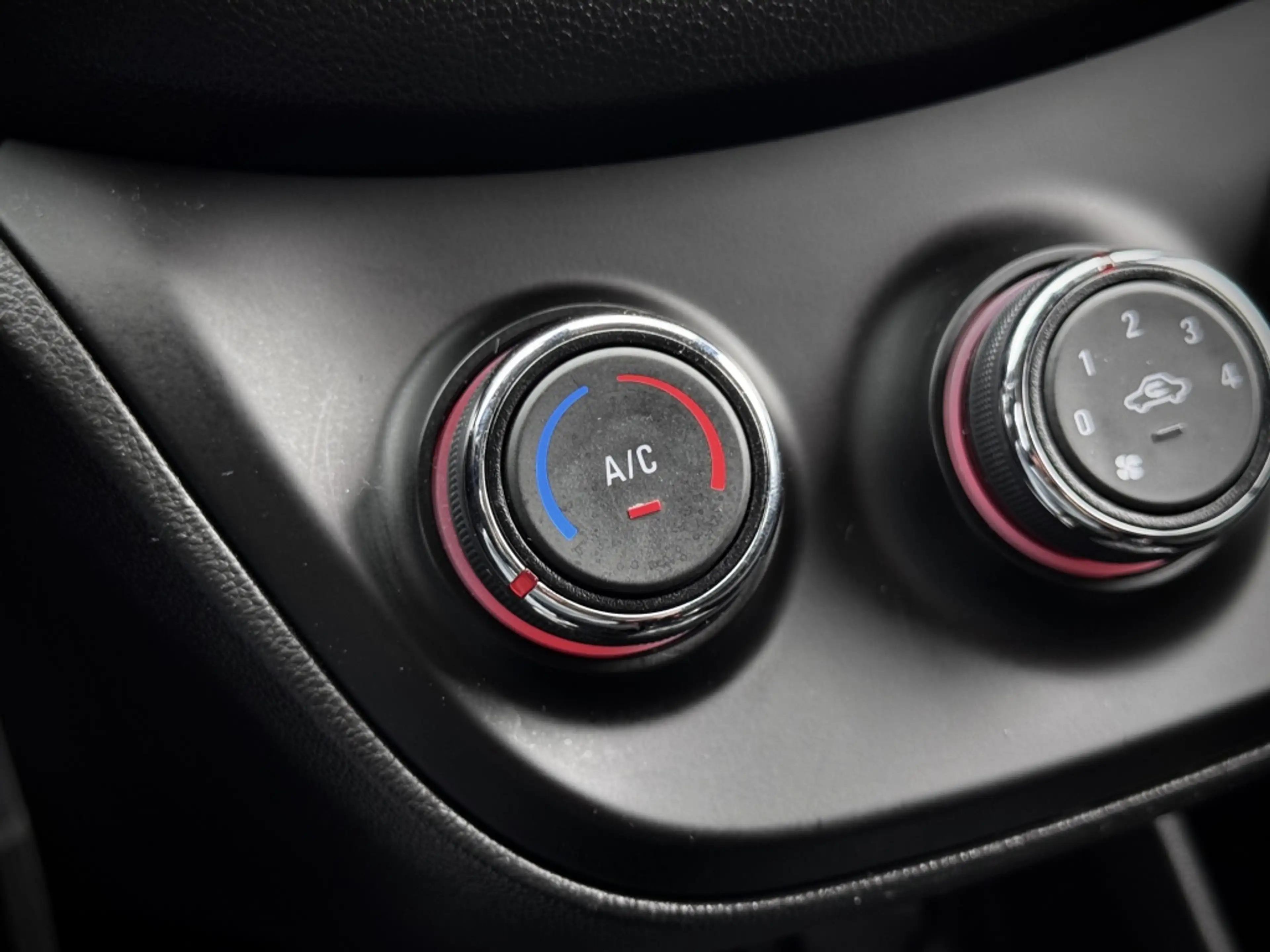 Opel Karl Rocks Online Edition | Automaat | Stoelverwarming — photo 23